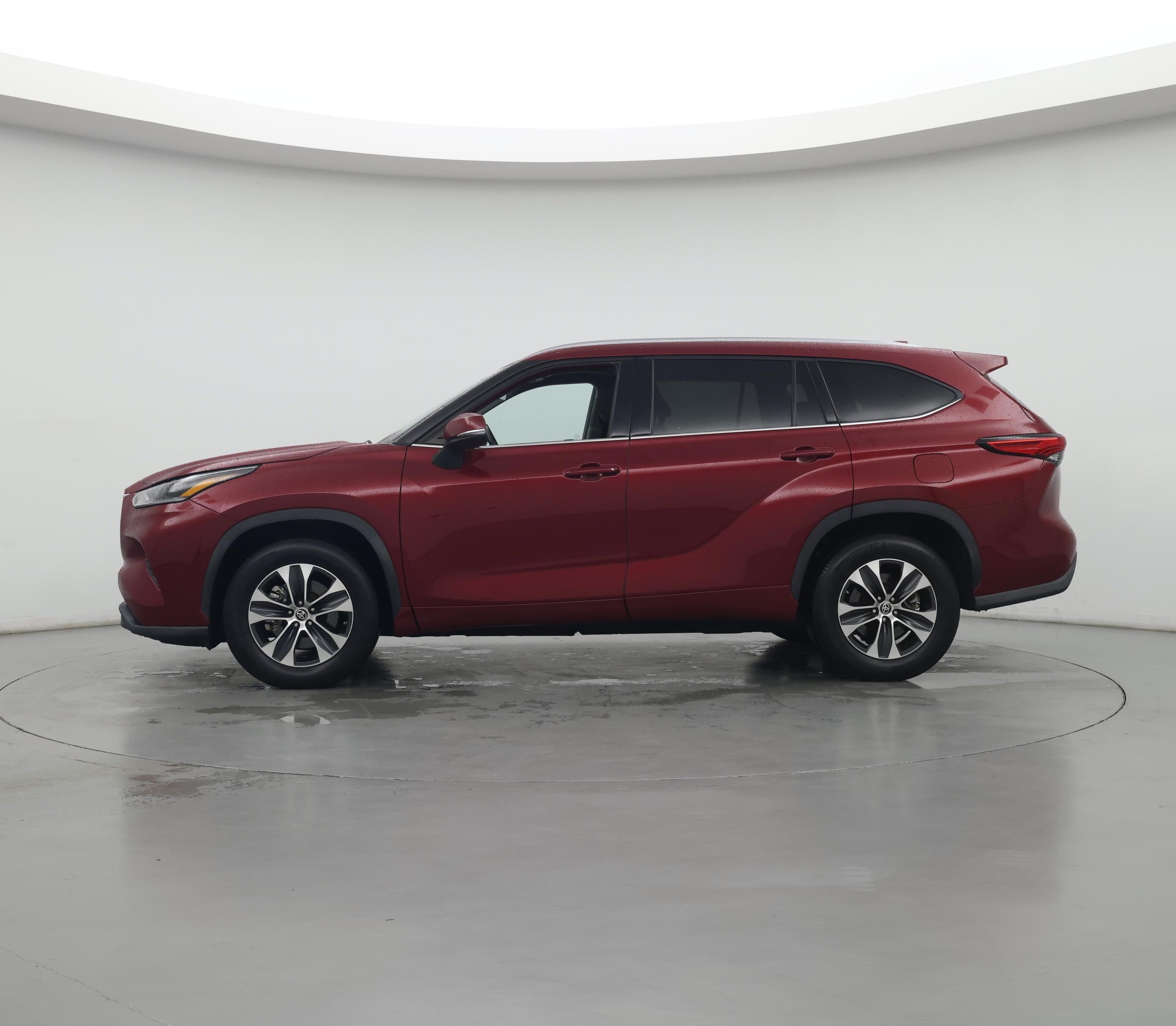 Thumbnail: 2021 Toyota Highlander - 3