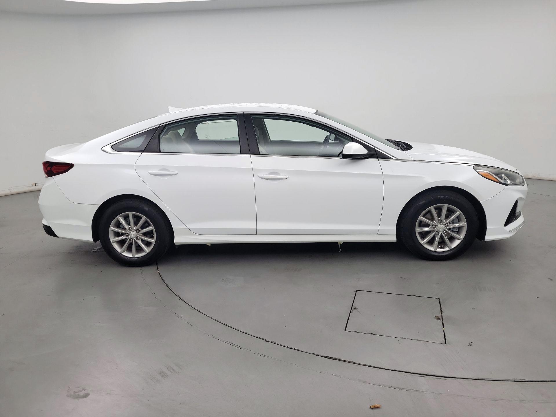 Thumbnail: 2019 Hyundai Sonata - 4