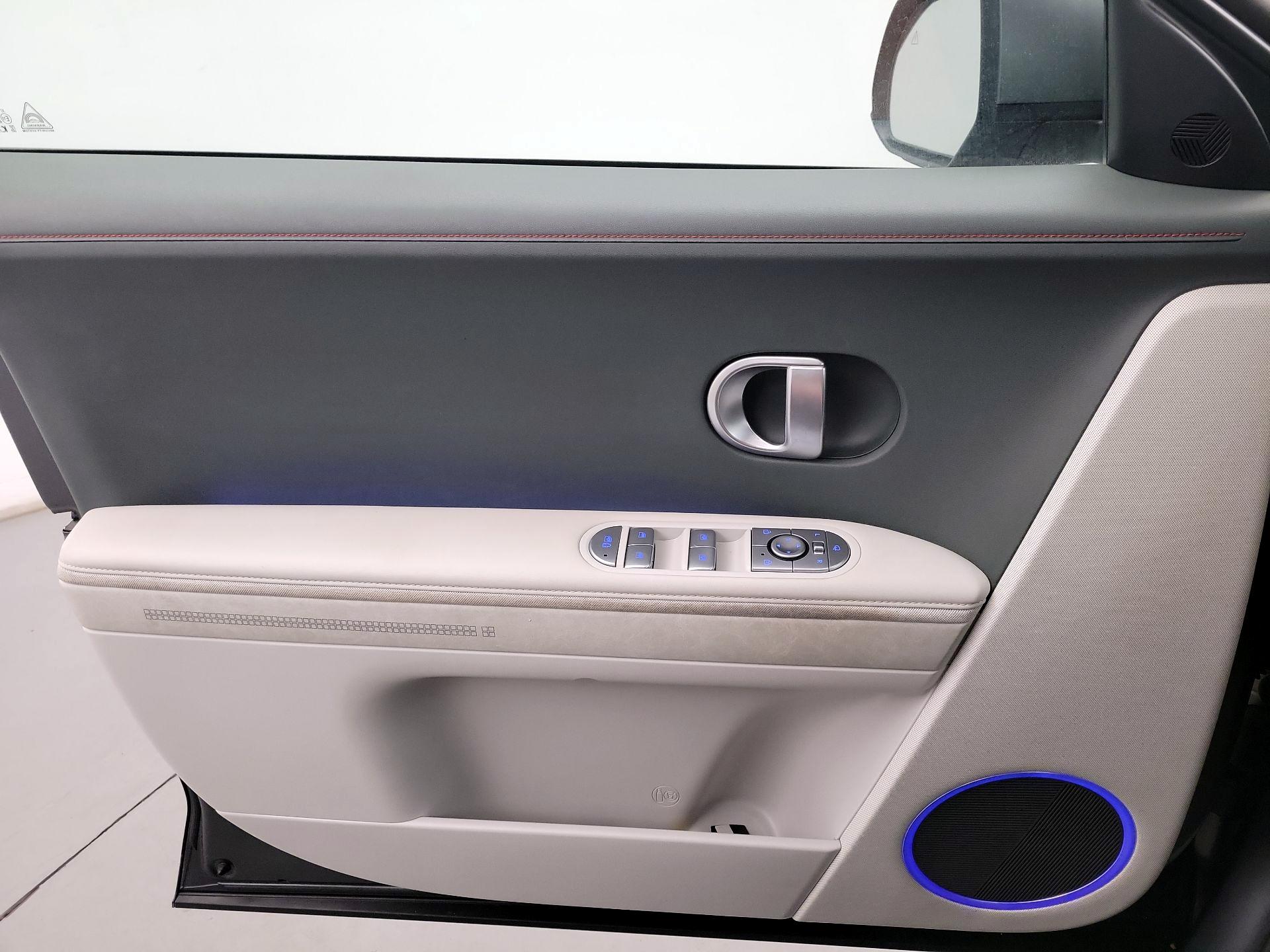 Thumbnail: 2023 Hyundai Ioniq 5 - 10