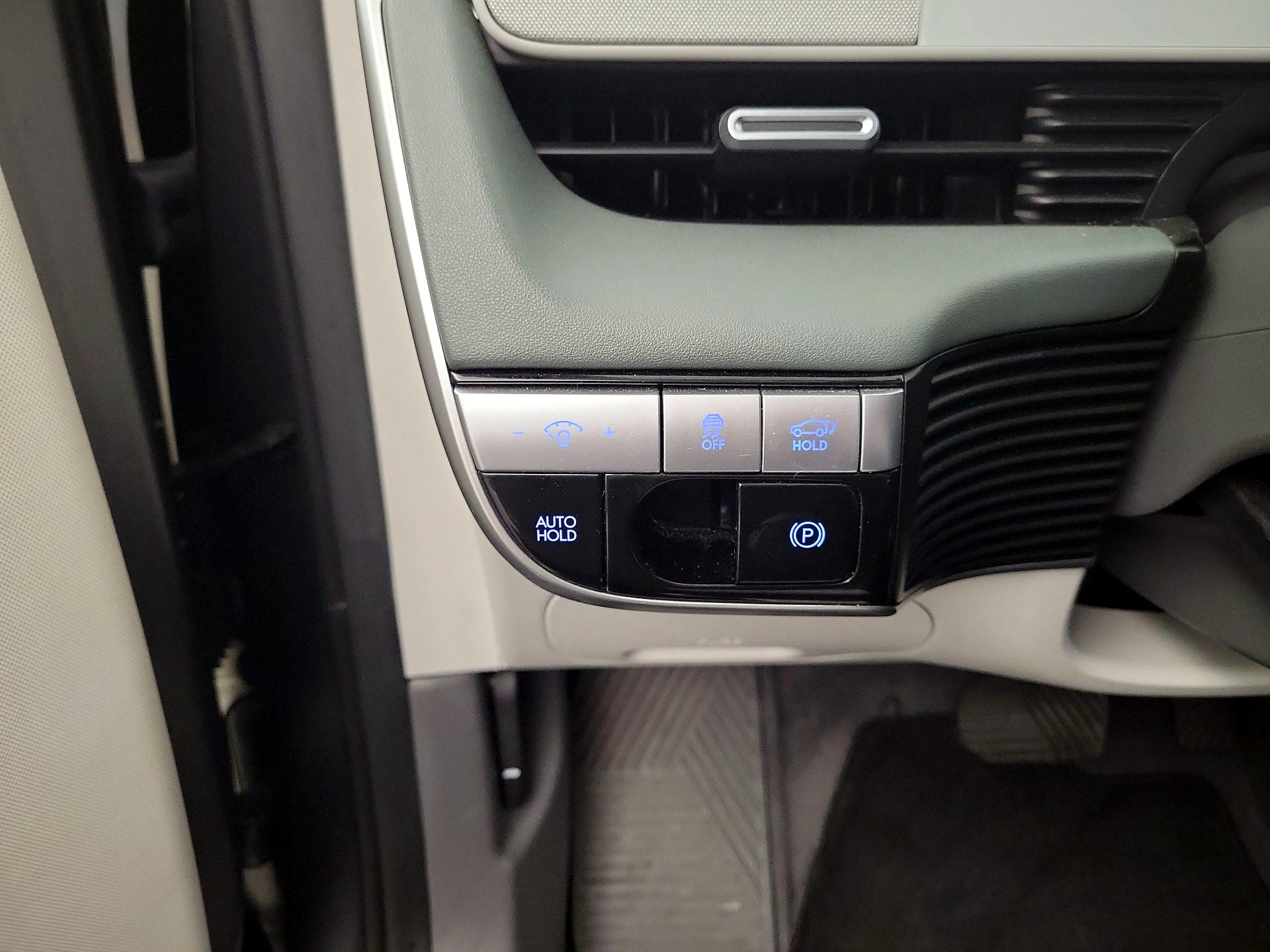 Thumbnail: 2023 Hyundai Ioniq 5 - 11