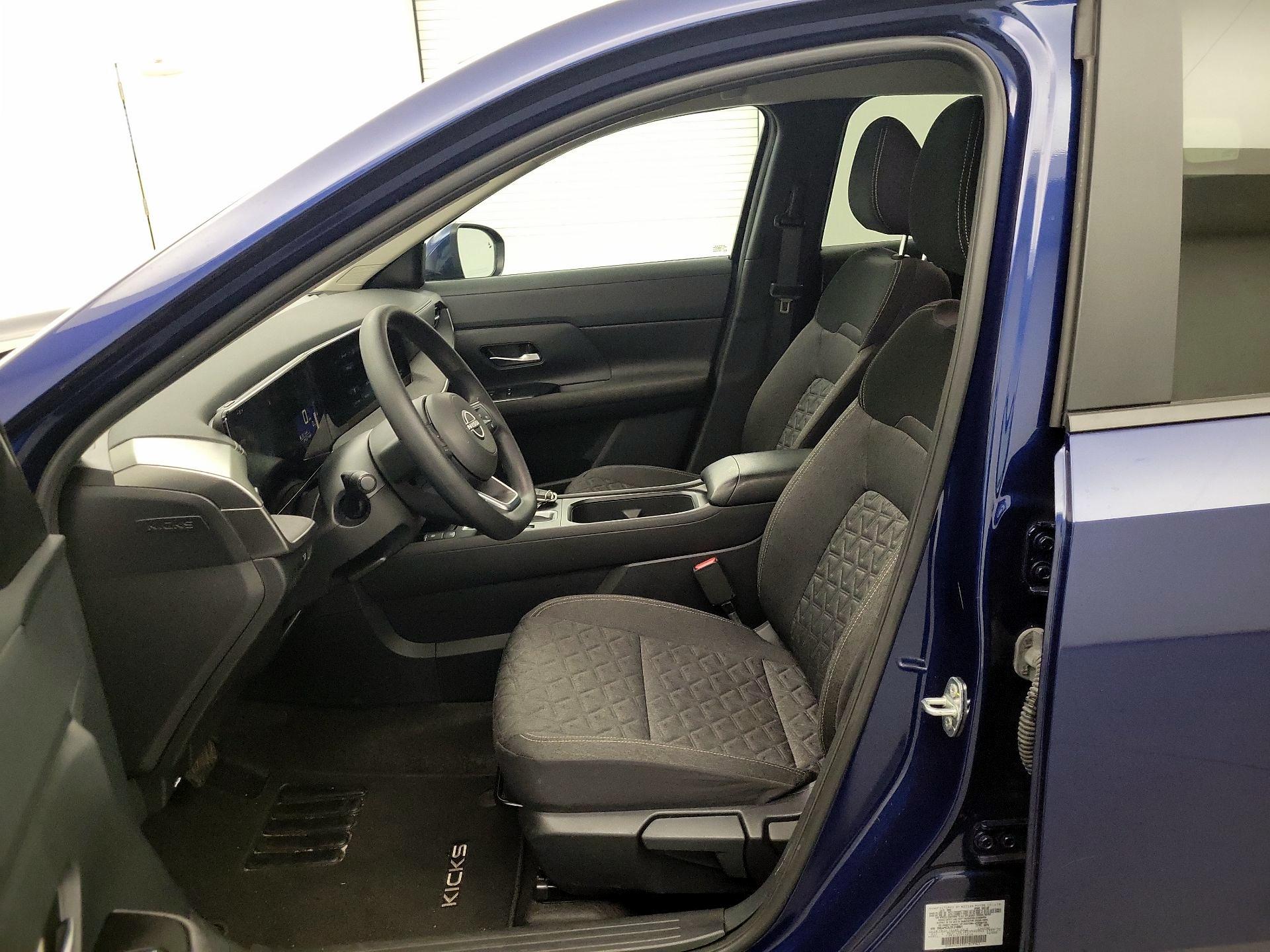 Thumbnail: 2025 Nissan Kicks - 9