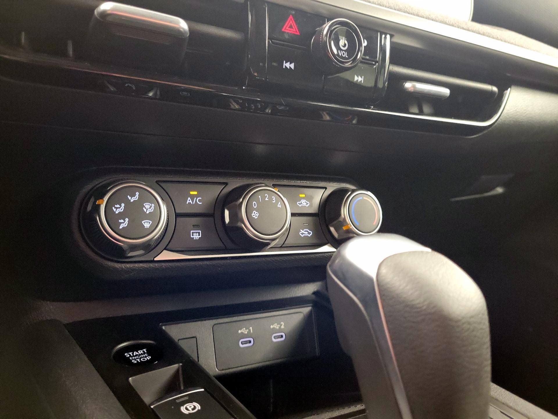 Thumbnail: 2025 Nissan Kicks - 14