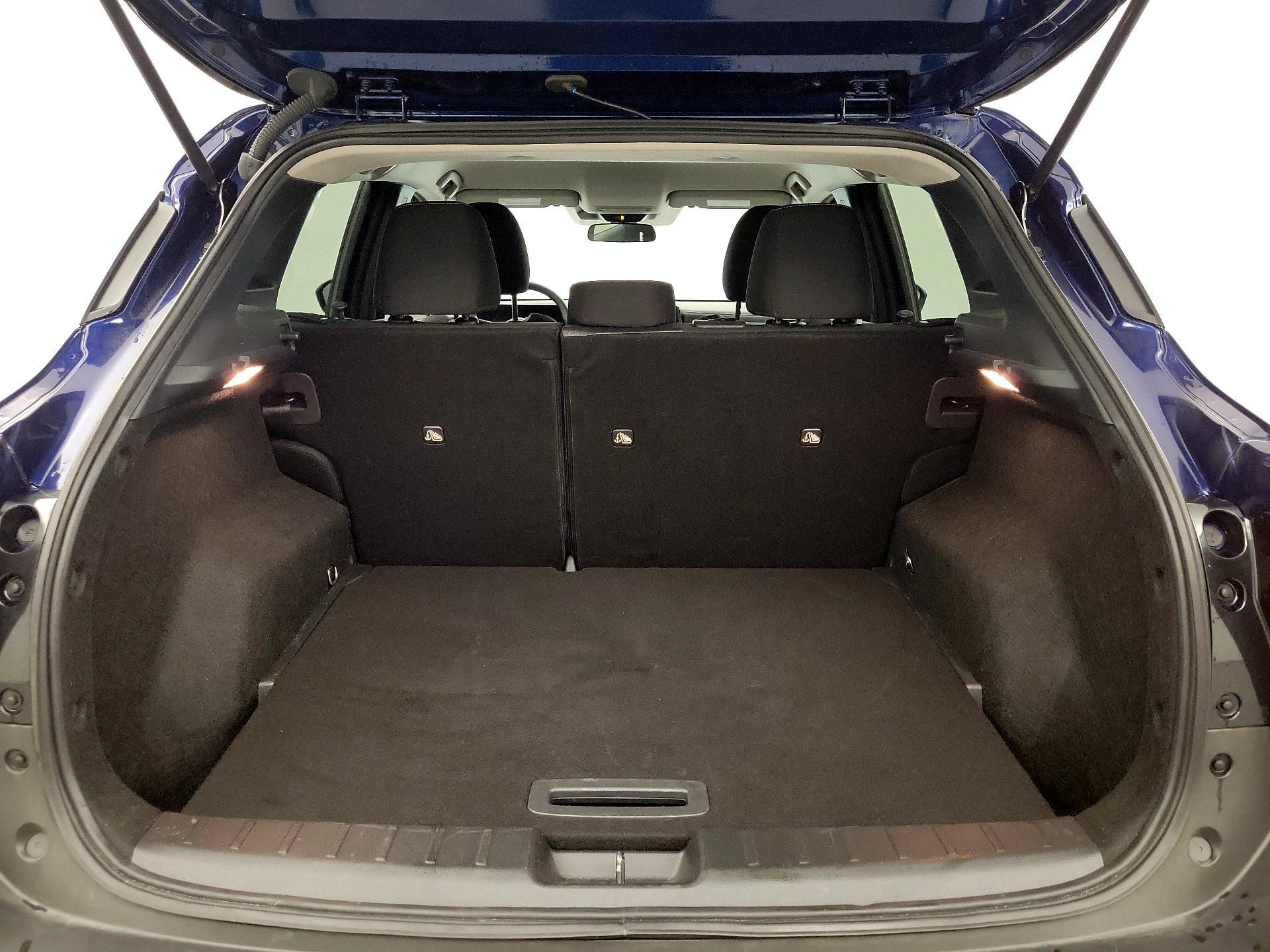 Thumbnail: 2025 Nissan Kicks - 18