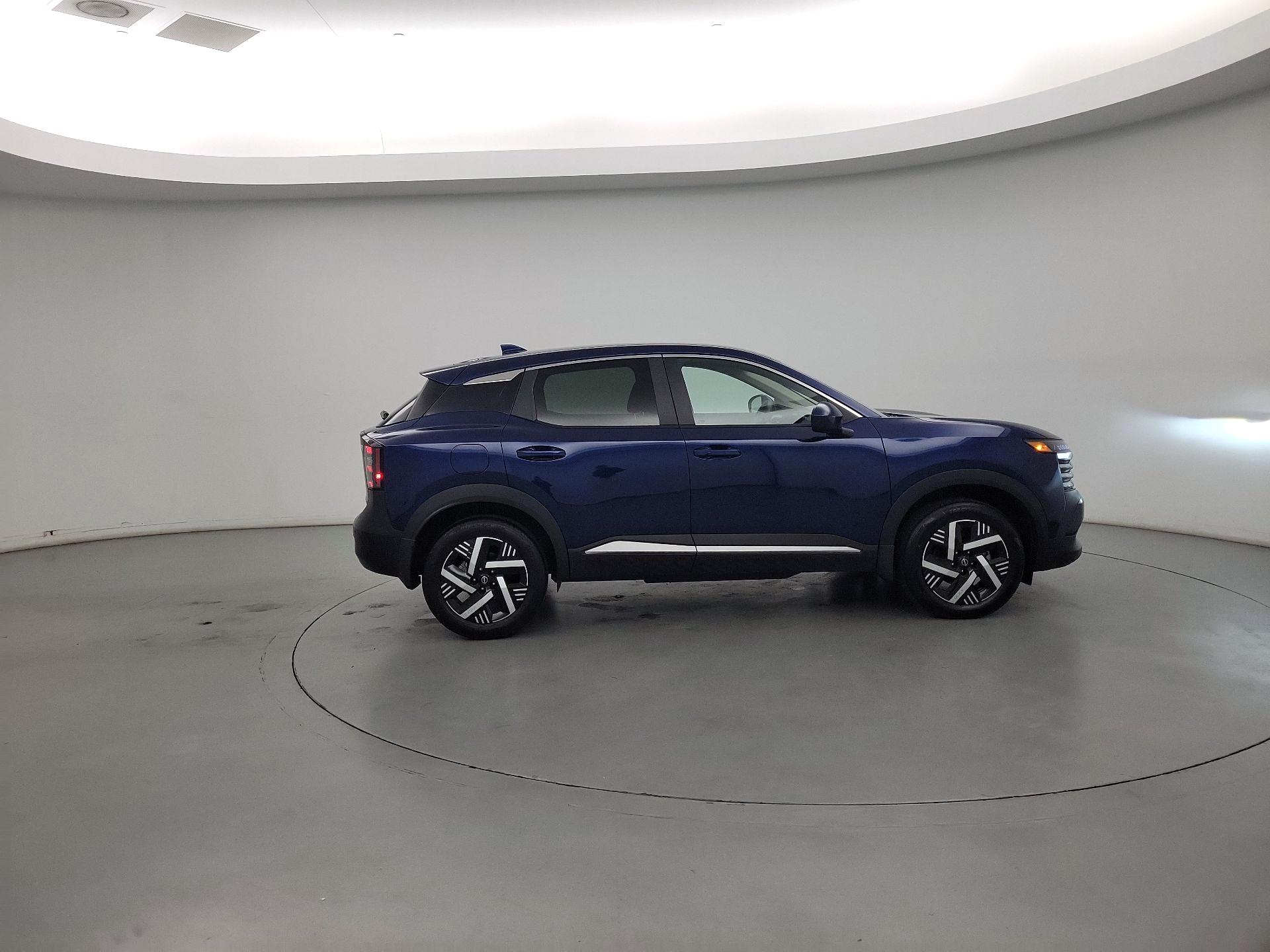 Thumbnail: 2025 Nissan Kicks - 4