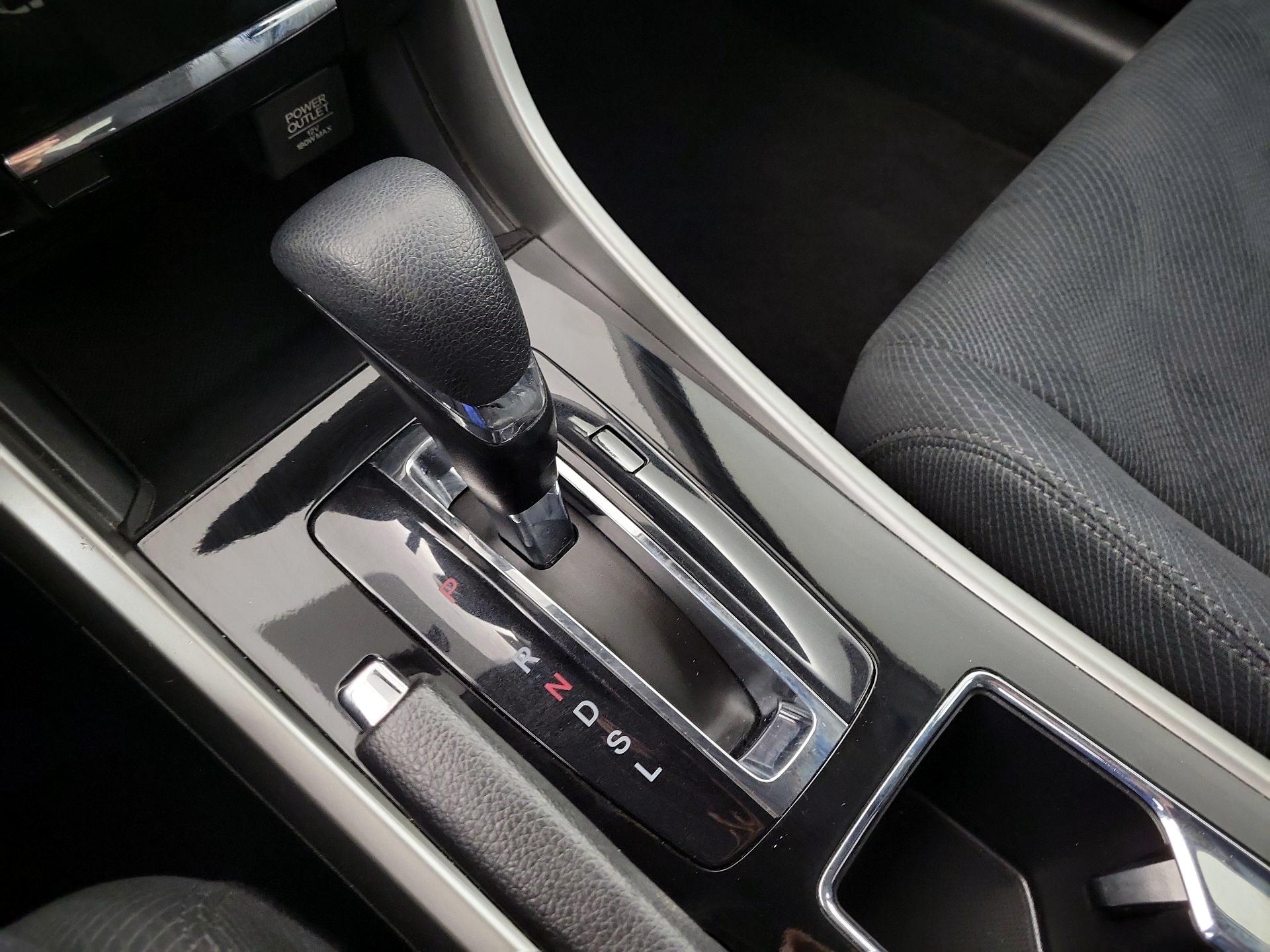 Thumbnail: 2016 Honda Accord - 15