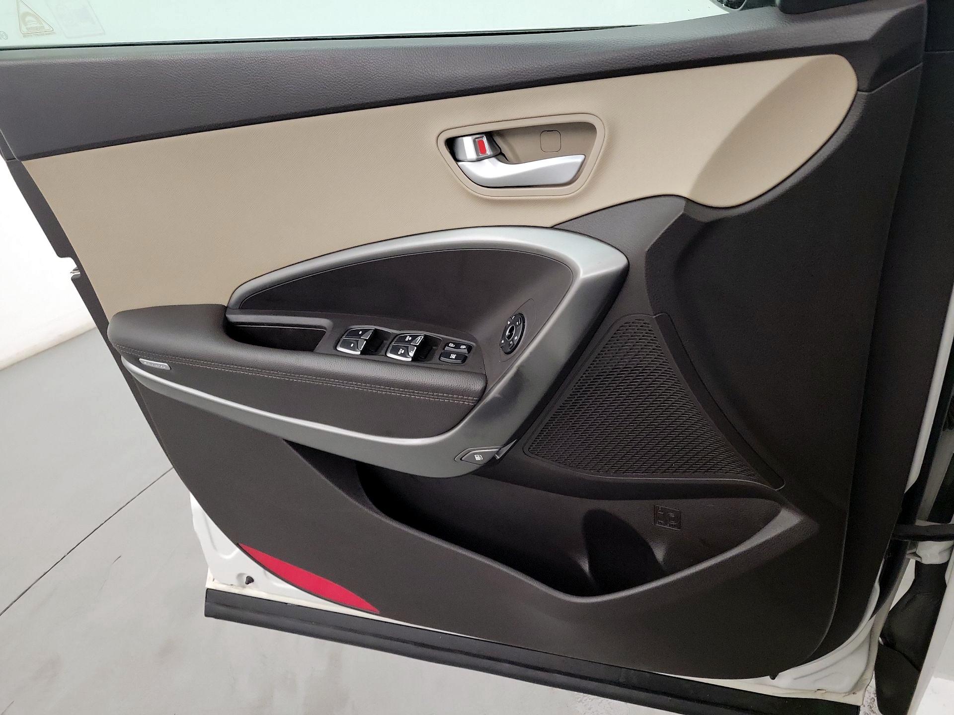 Thumbnail: 2017 Hyundai Santa Fe - 10