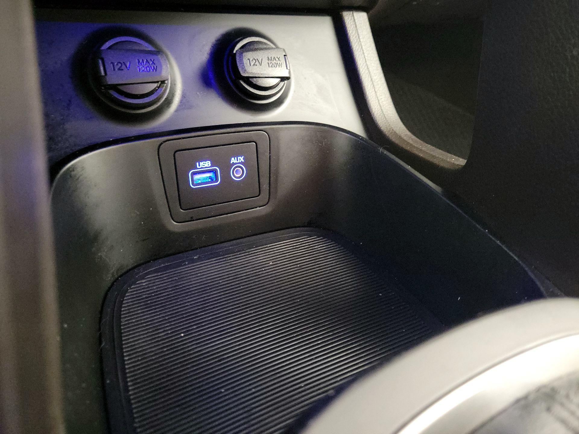 Thumbnail: 2017 Hyundai Santa Fe - 16