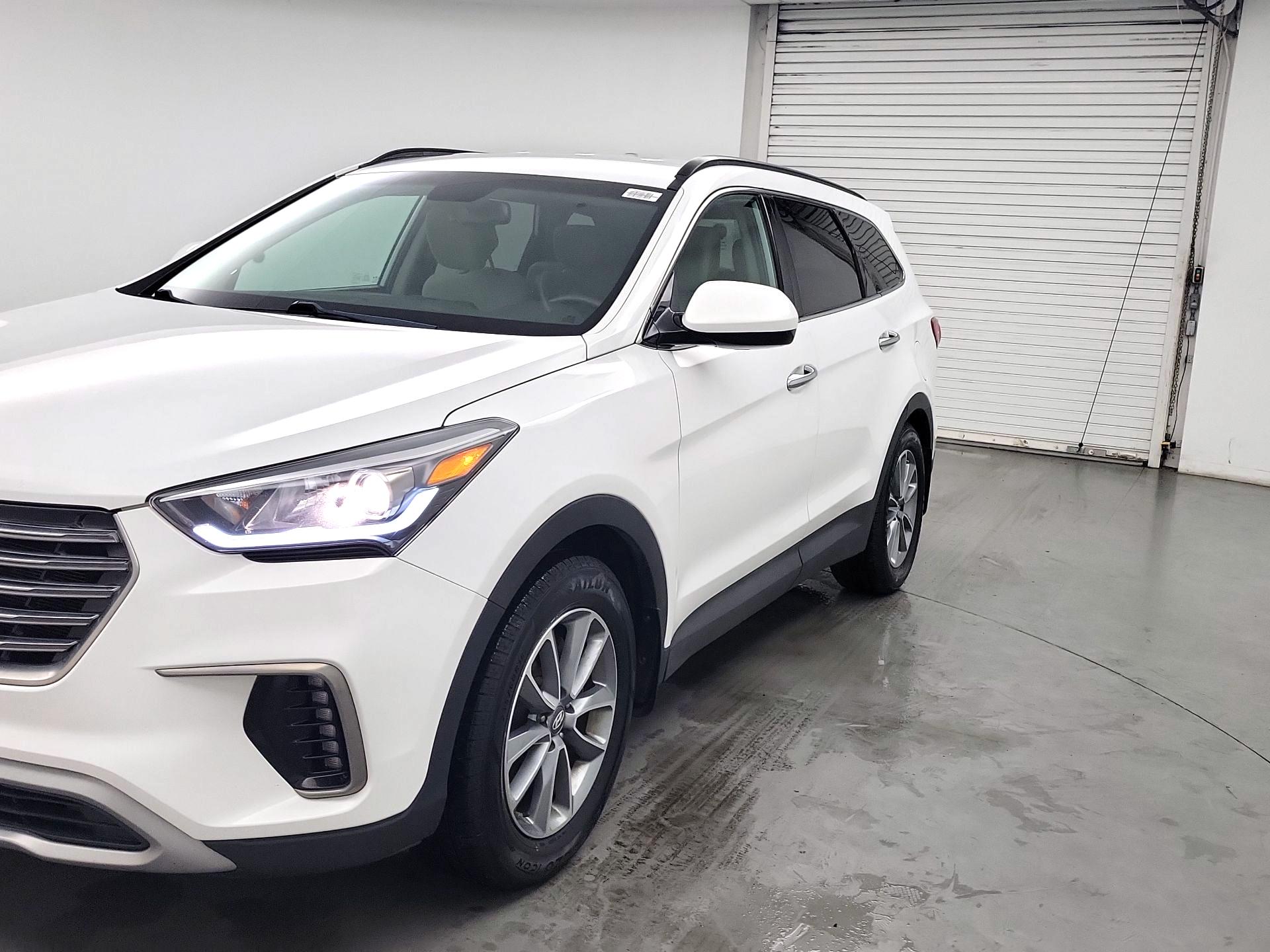 Thumbnail: 2017 Hyundai Santa Fe - 3