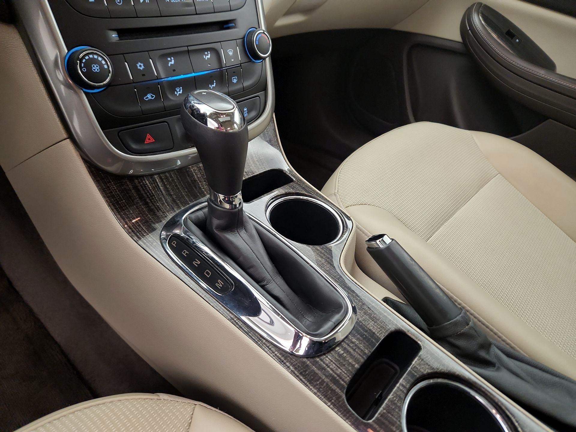 Thumbnail: 2016 Chevrolet Malibu - 15