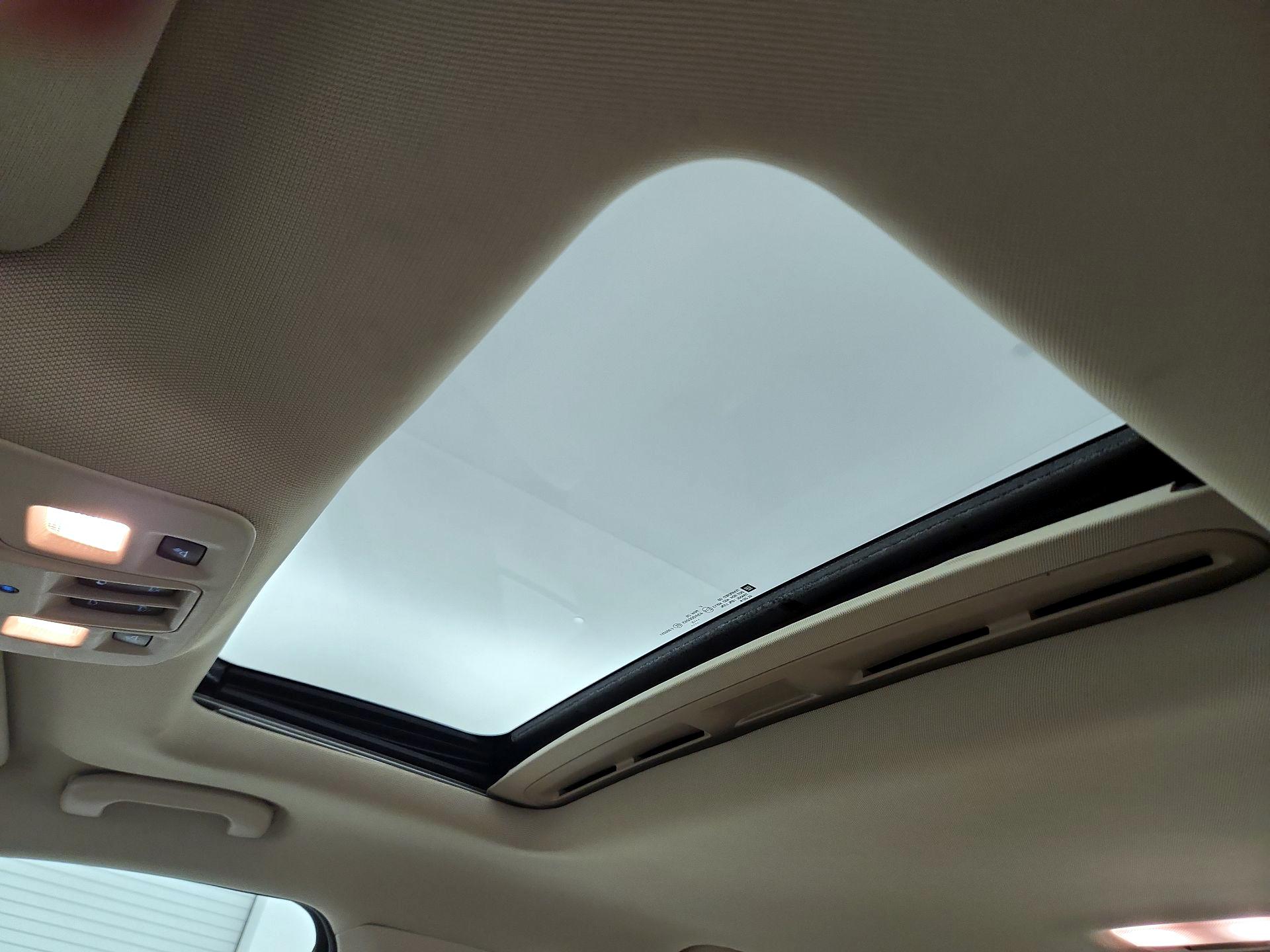 Thumbnail: 2016 Chevrolet Malibu - 16