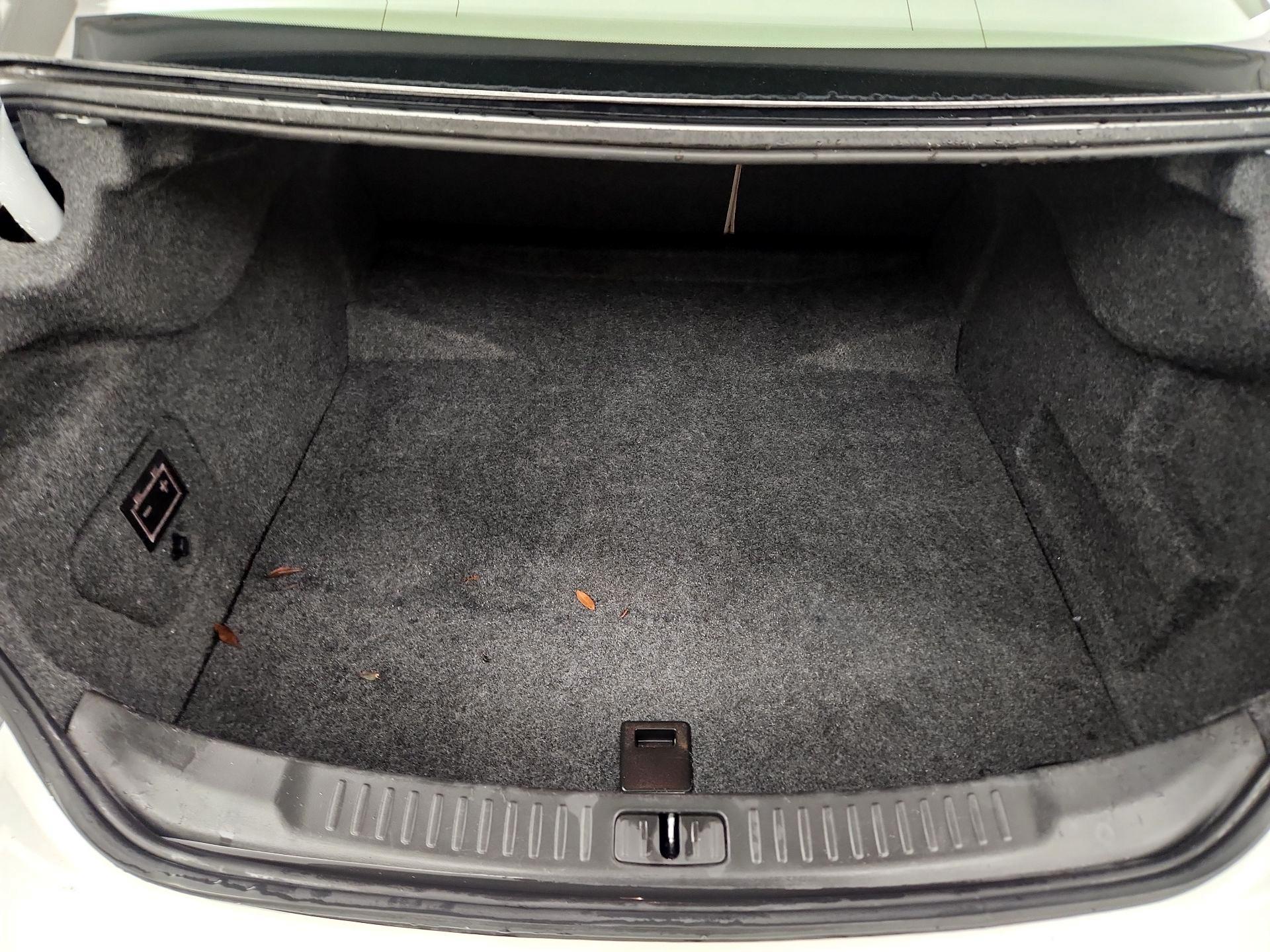 Thumbnail: 2016 Chevrolet Malibu - 18