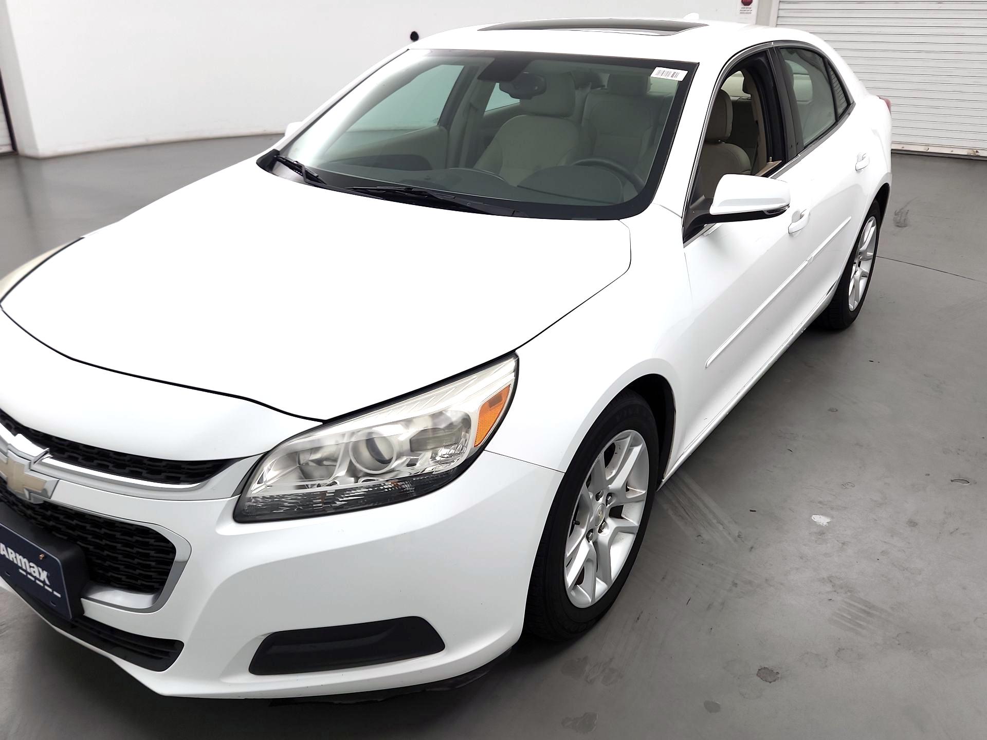 Thumbnail: 2016 Chevrolet Malibu - 3