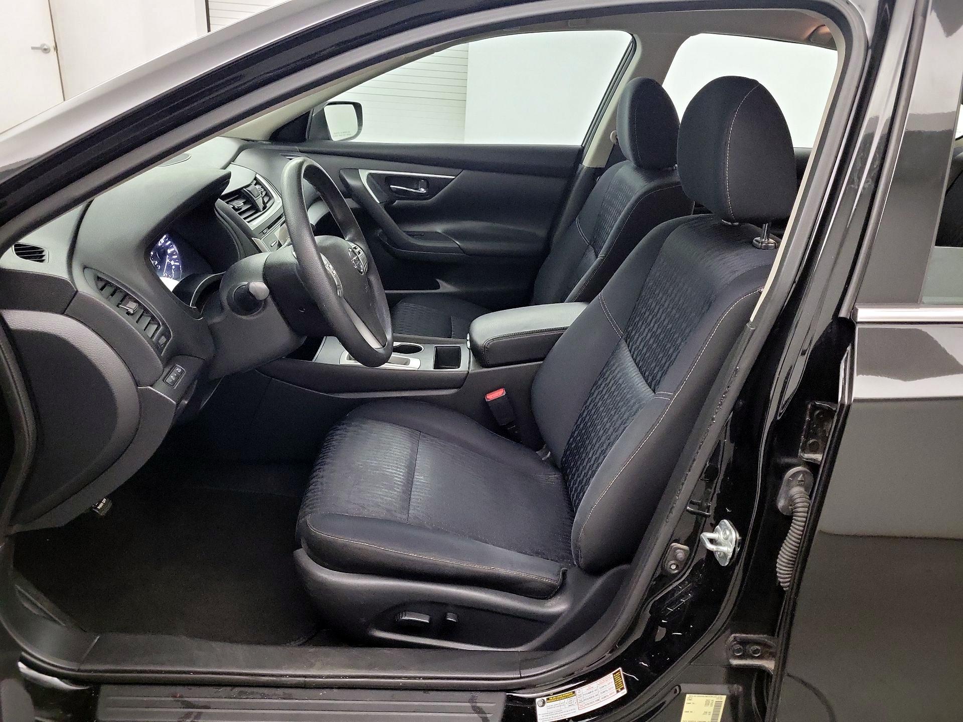 Thumbnail: 2018 Nissan Altima - 9