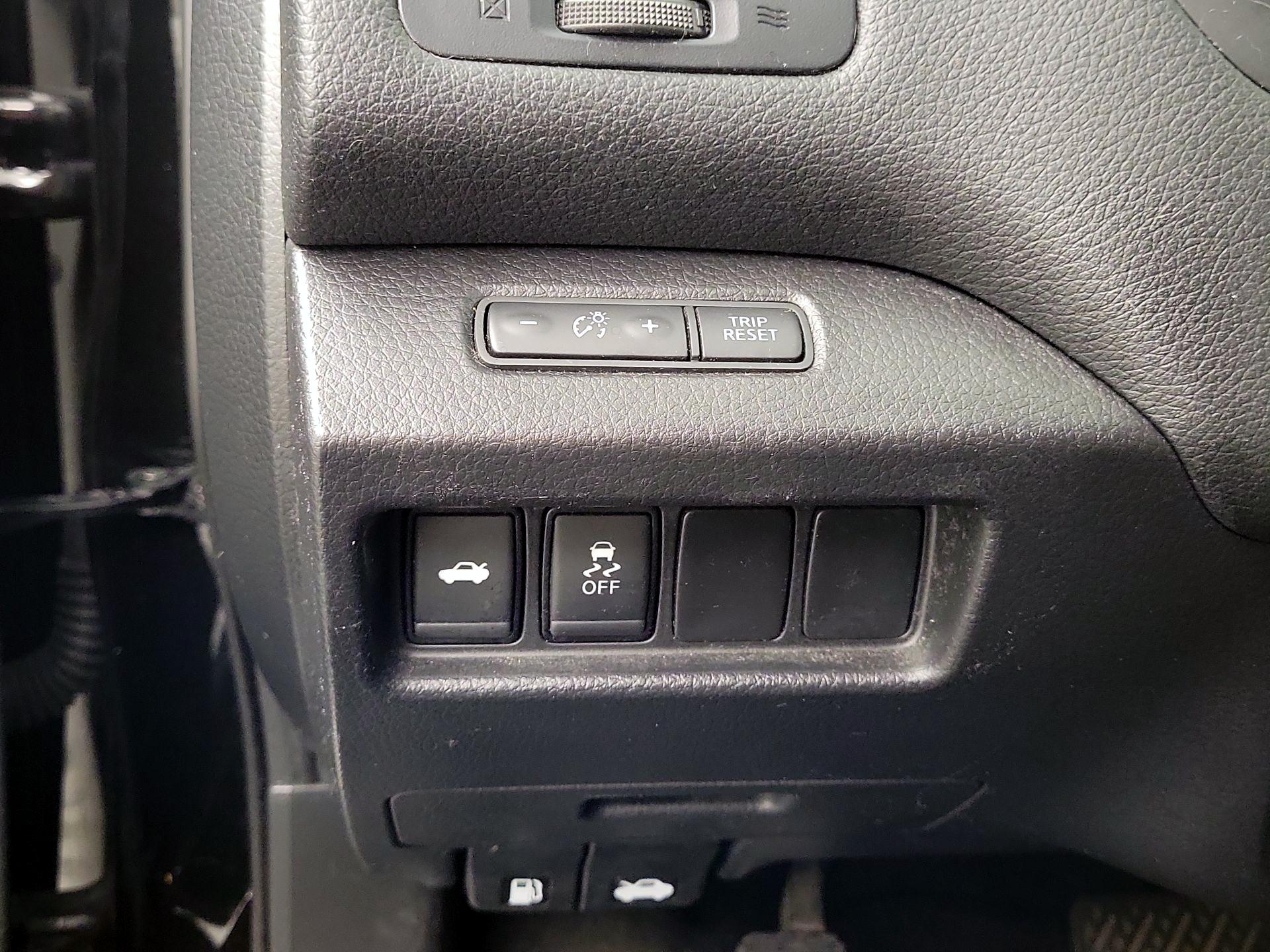 Thumbnail: 2018 Nissan Altima - 11