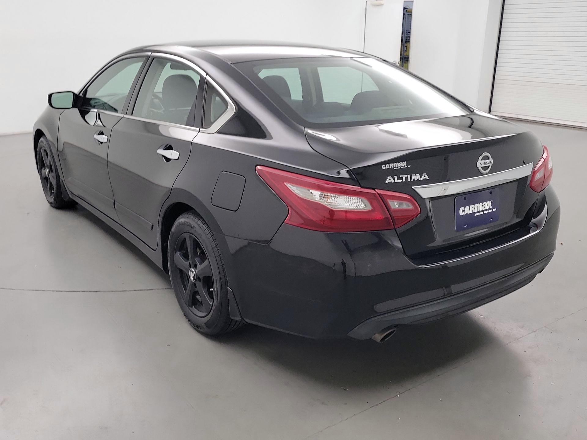 Thumbnail: 2018 Nissan Altima - 7