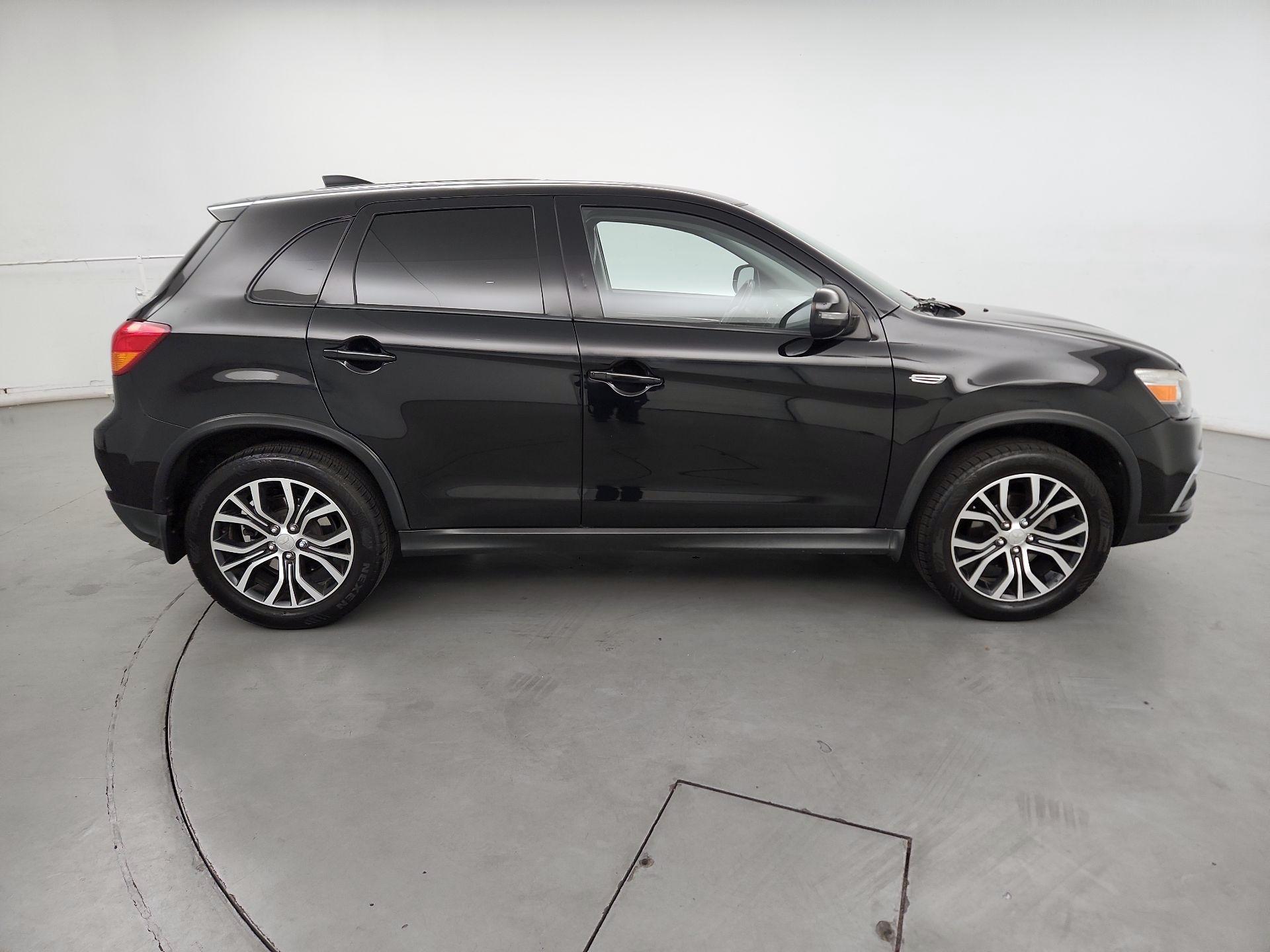 Thumbnail: 2018 Mitsubishi Outlander Sport - 4