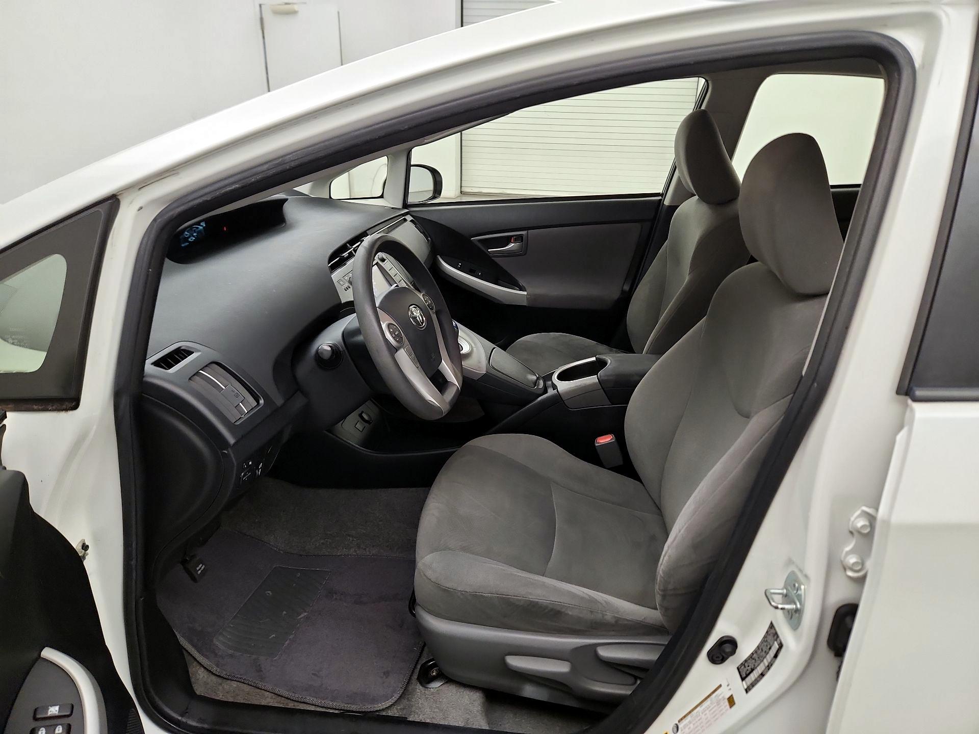 Thumbnail: 2014 Toyota Prius - 9