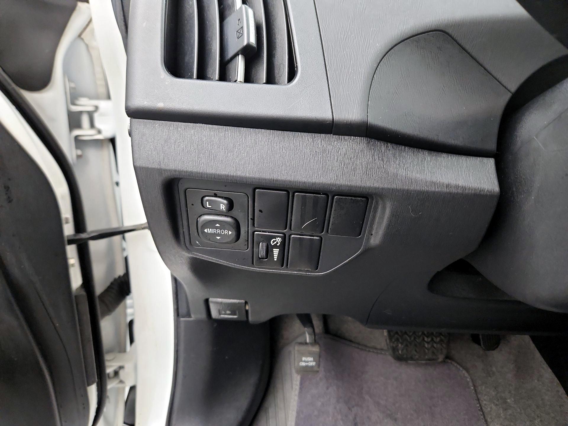 Thumbnail: 2014 Toyota Prius - 11