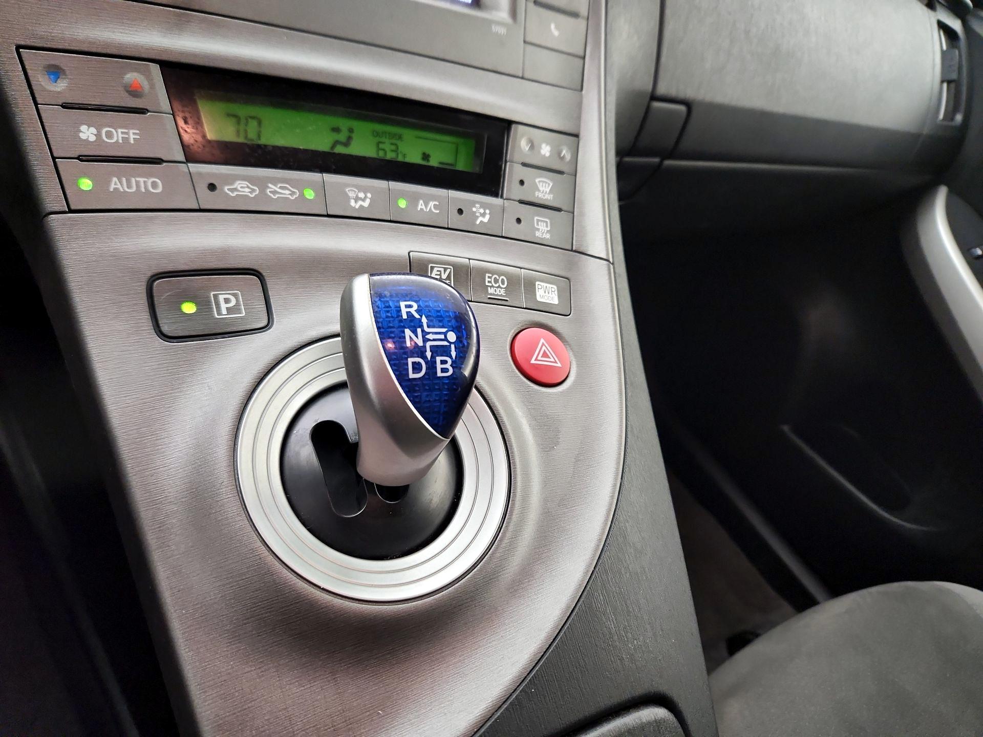 Thumbnail: 2014 Toyota Prius - 14