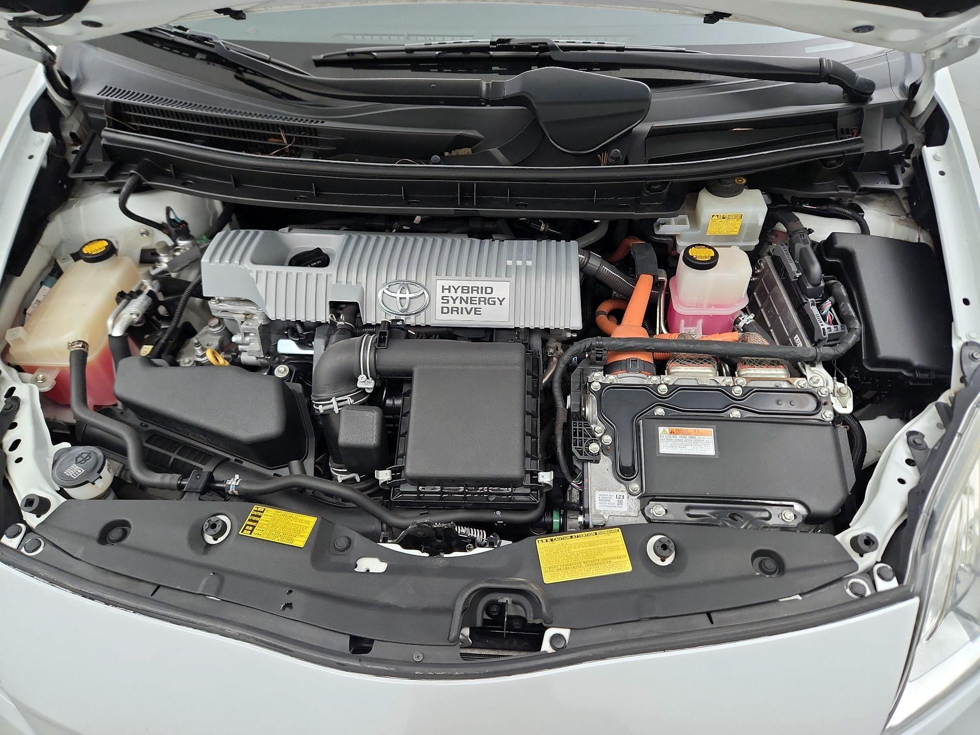 Thumbnail: 2014 Toyota Prius - 18