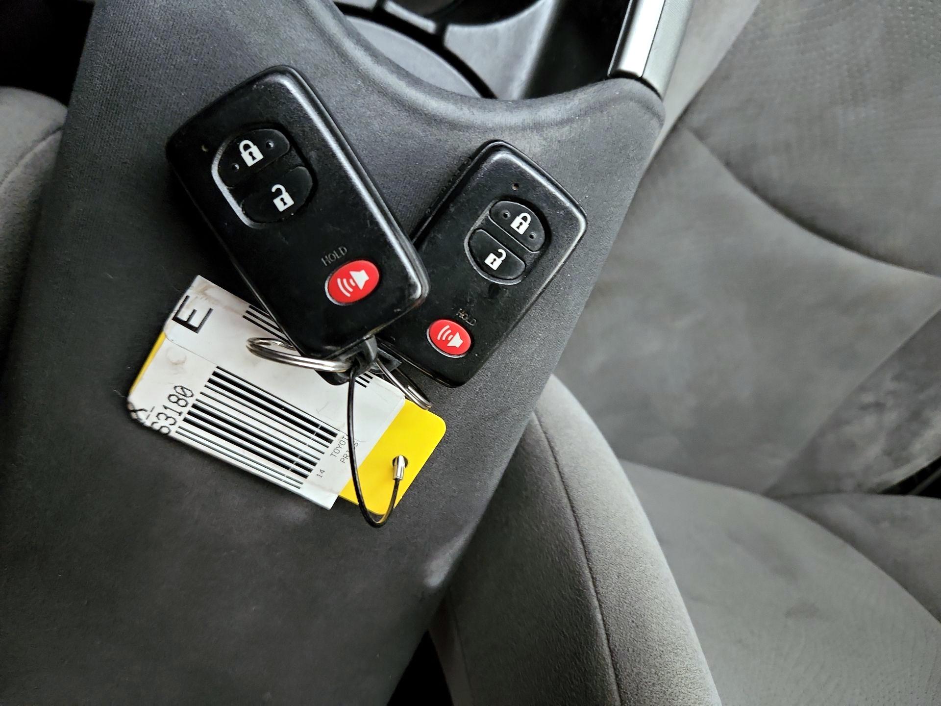 Thumbnail: 2014 Toyota Prius - 19