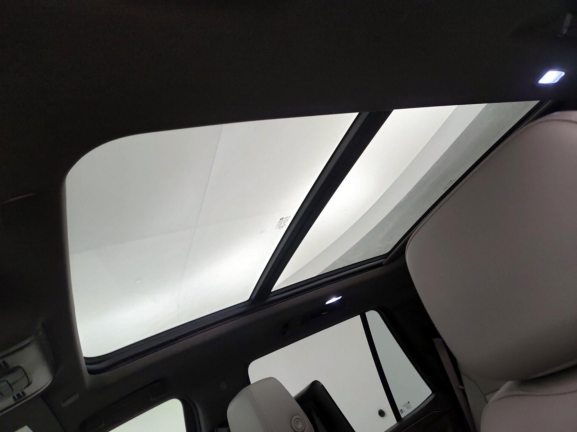 Thumbnail: 2022 Chevrolet Tahoe - 18