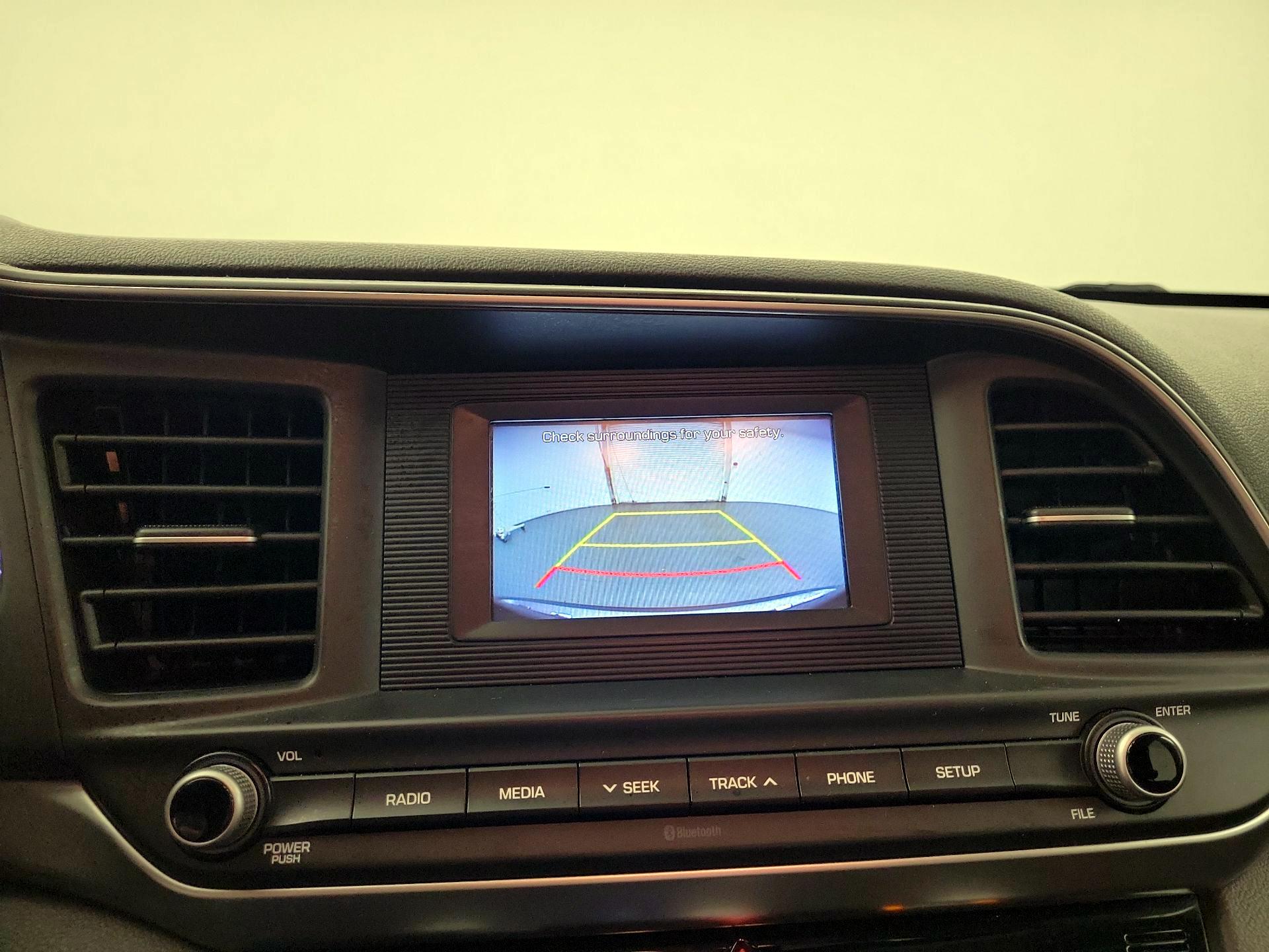 Thumbnail: 2020 Hyundai Elantra - 12