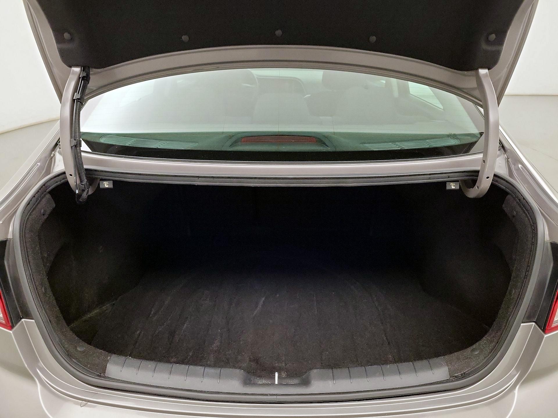 Thumbnail: 2020 Hyundai Elantra - 18