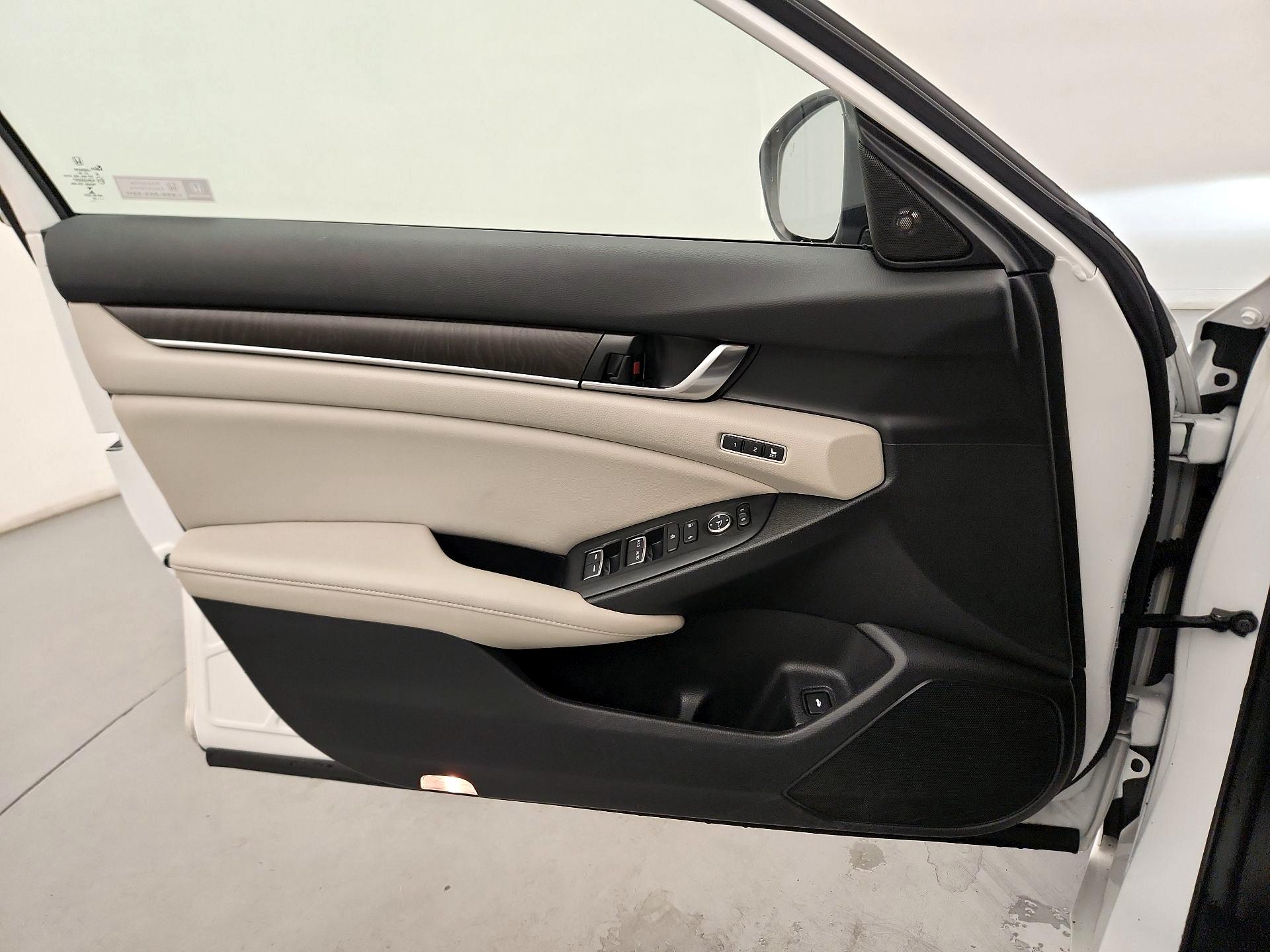 Thumbnail: 2022 Honda Accord - 10