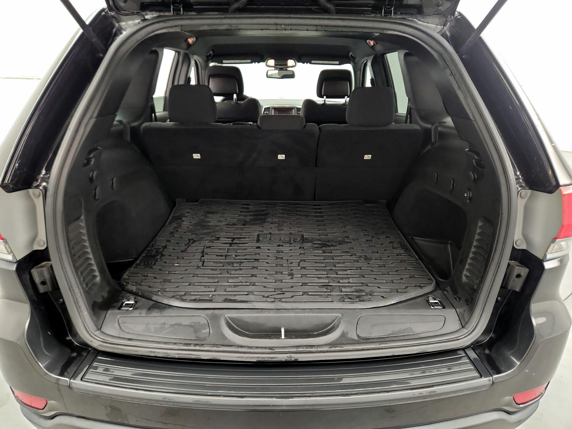 Thumbnail: 2014 Jeep Grand Cherokee - 17