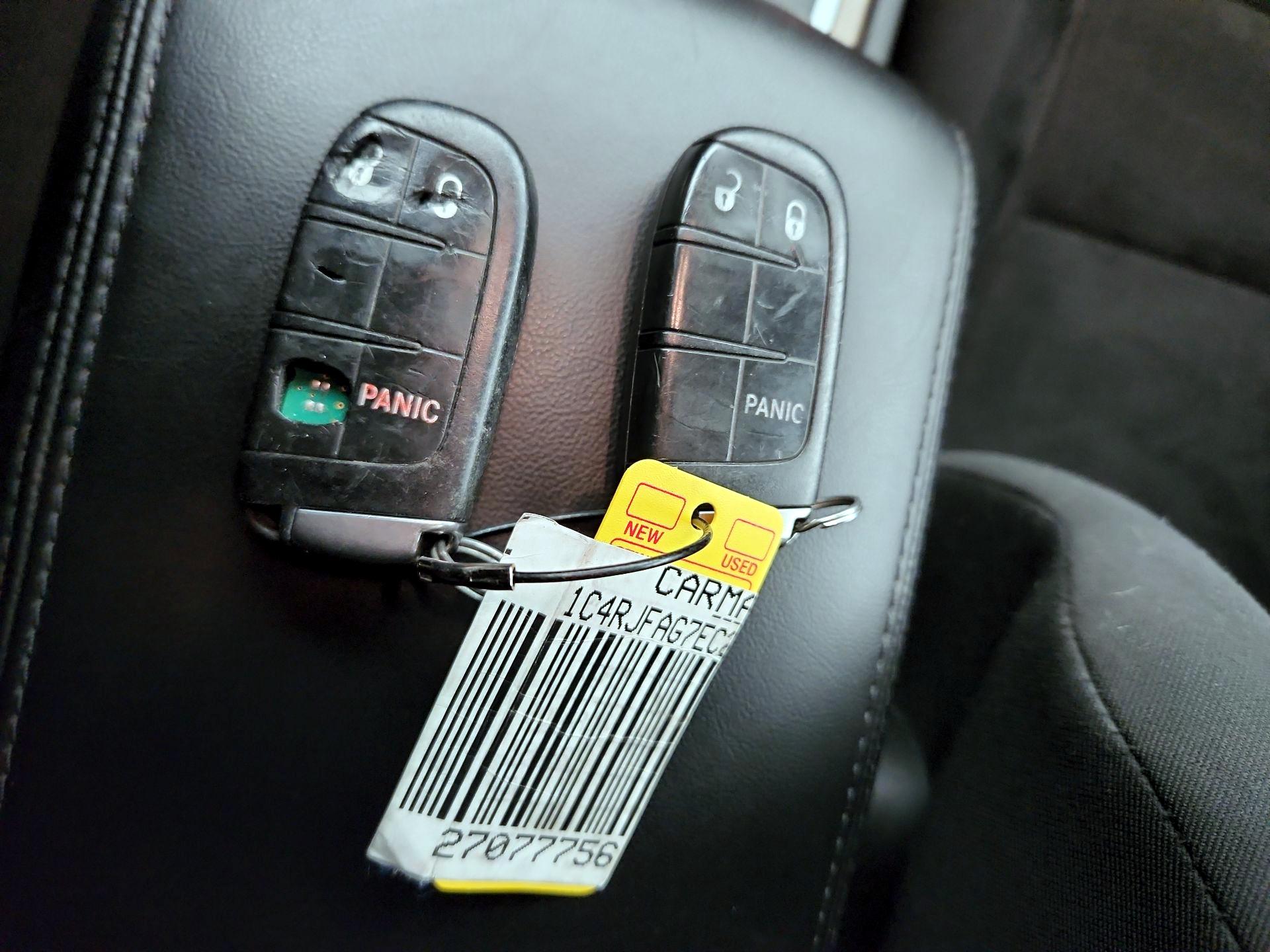 Thumbnail: 2014 Jeep Grand Cherokee - 19