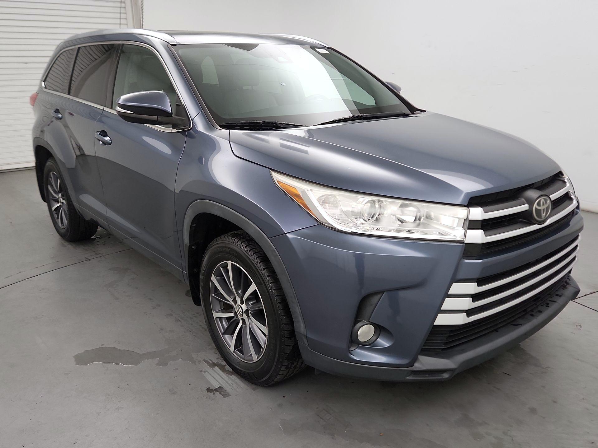 Thumbnail: 2017 Toyota Highlander - 1