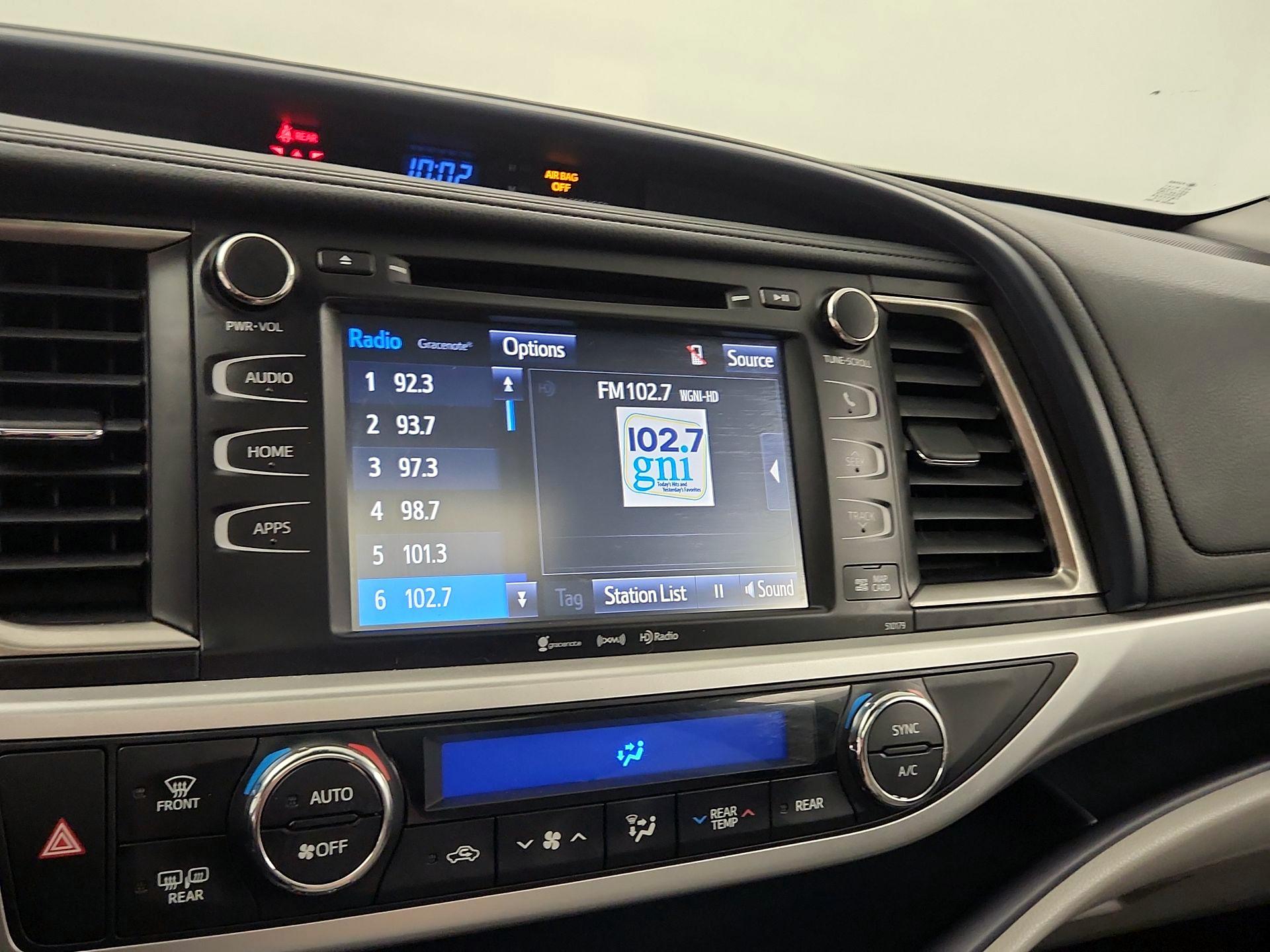 Thumbnail: 2017 Toyota Highlander - 14