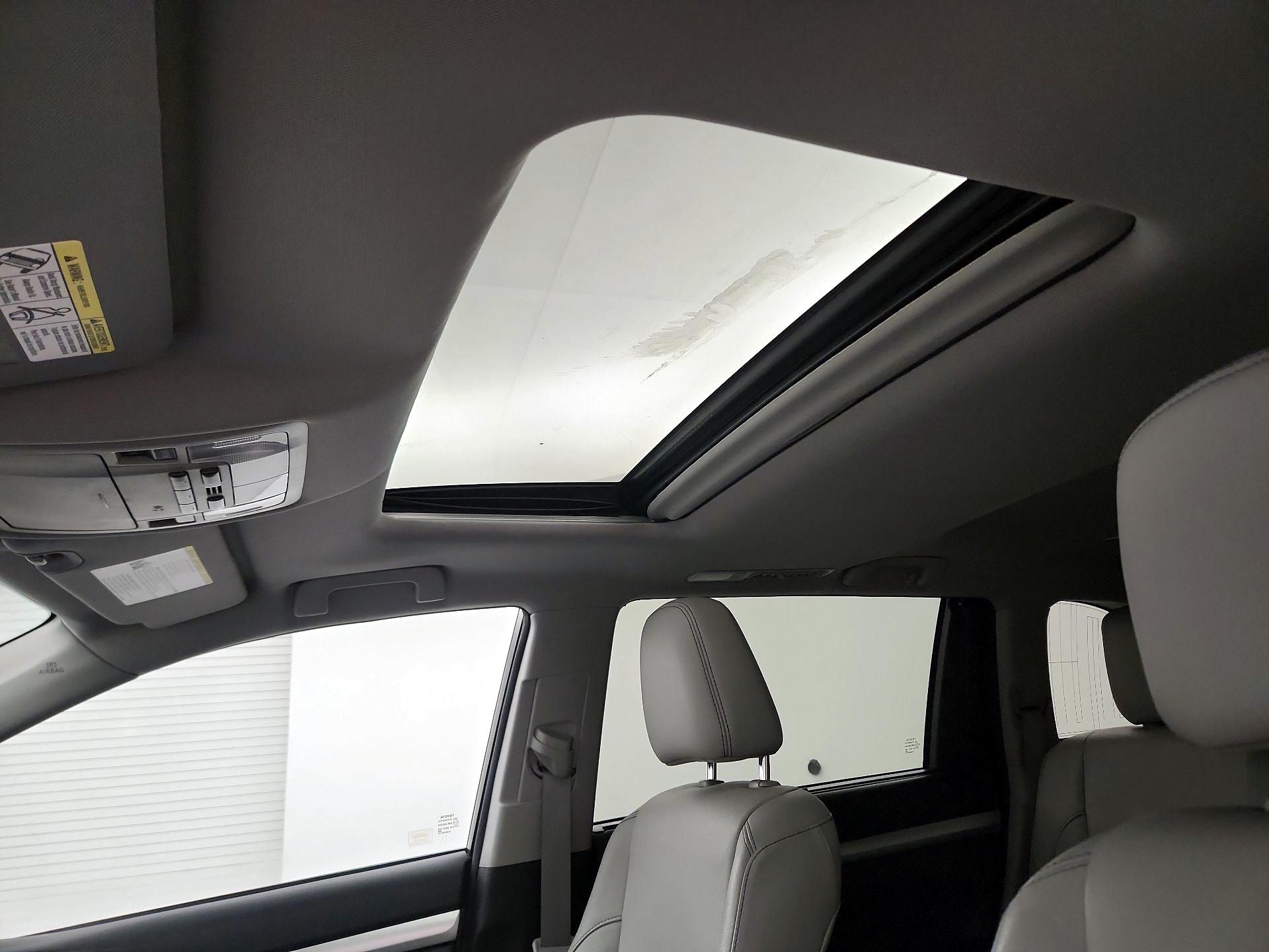 Thumbnail: 2017 Toyota Highlander - 18