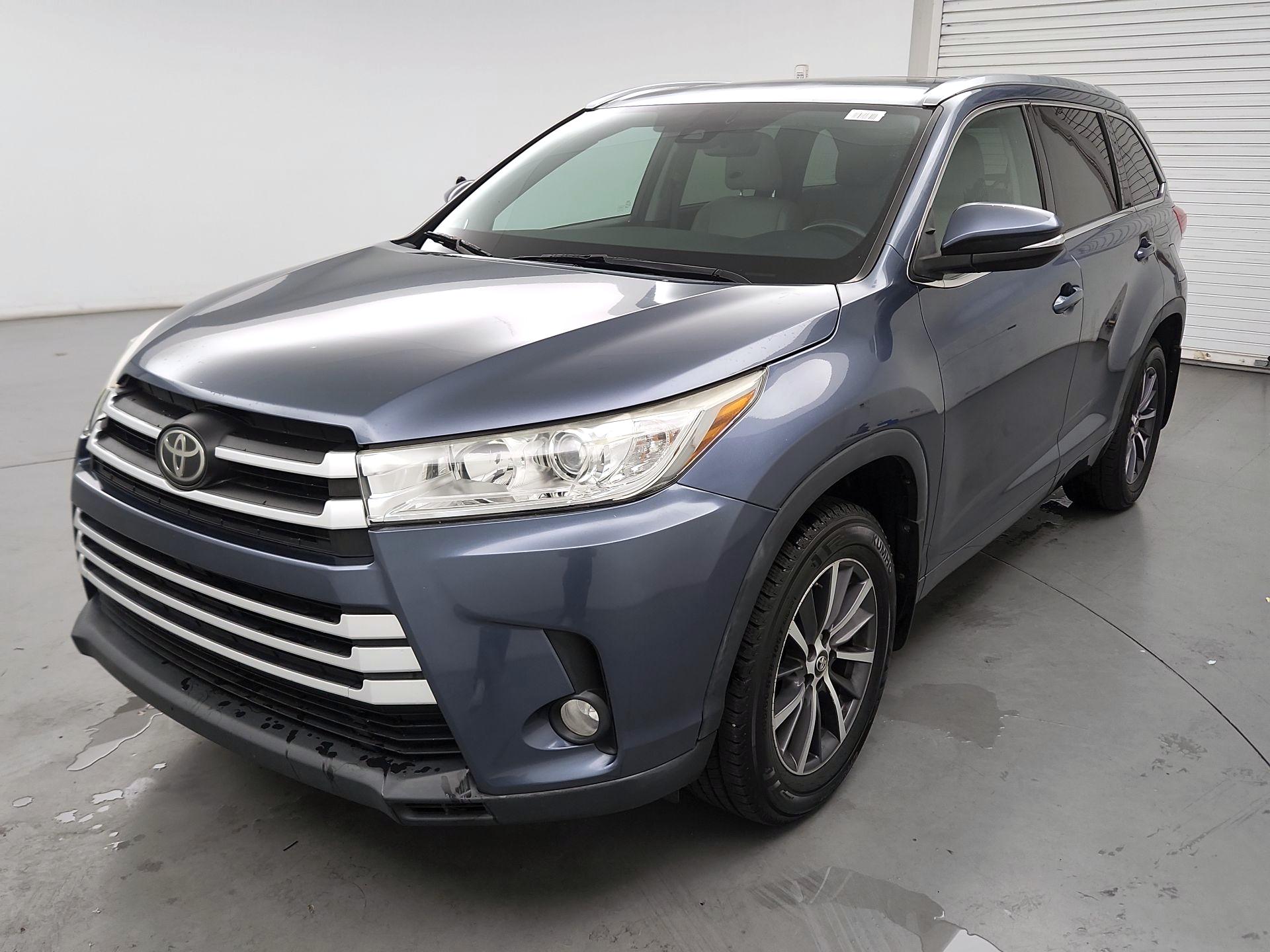 Thumbnail: 2017 Toyota Highlander - 3