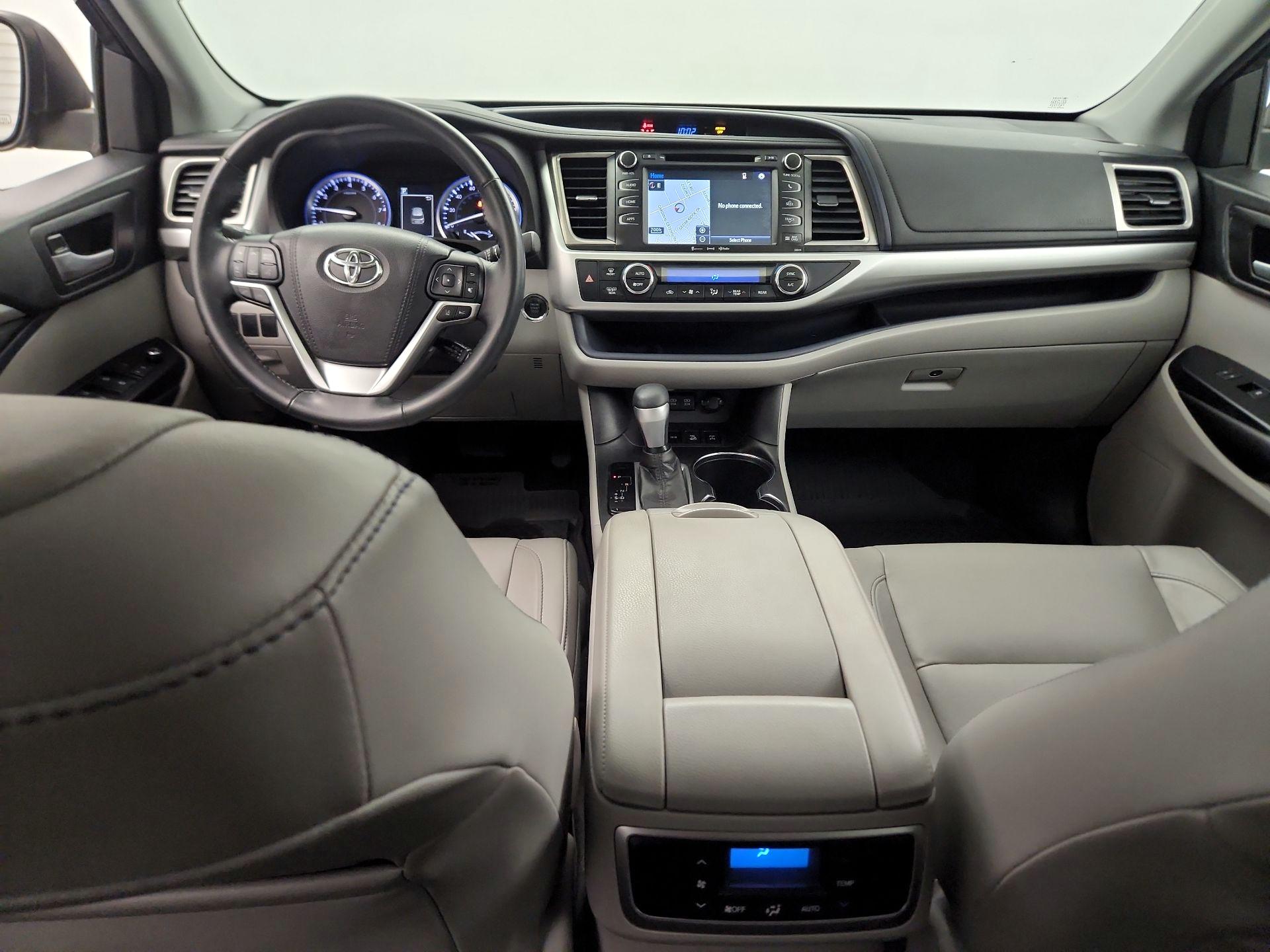 Thumbnail: 2017 Toyota Highlander - 8