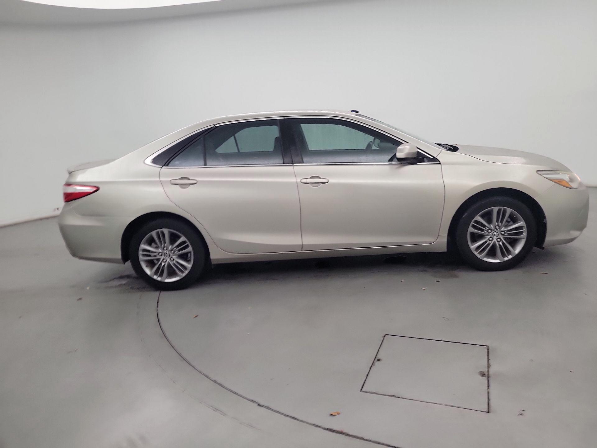 Thumbnail: 2015 Toyota Camry - 4