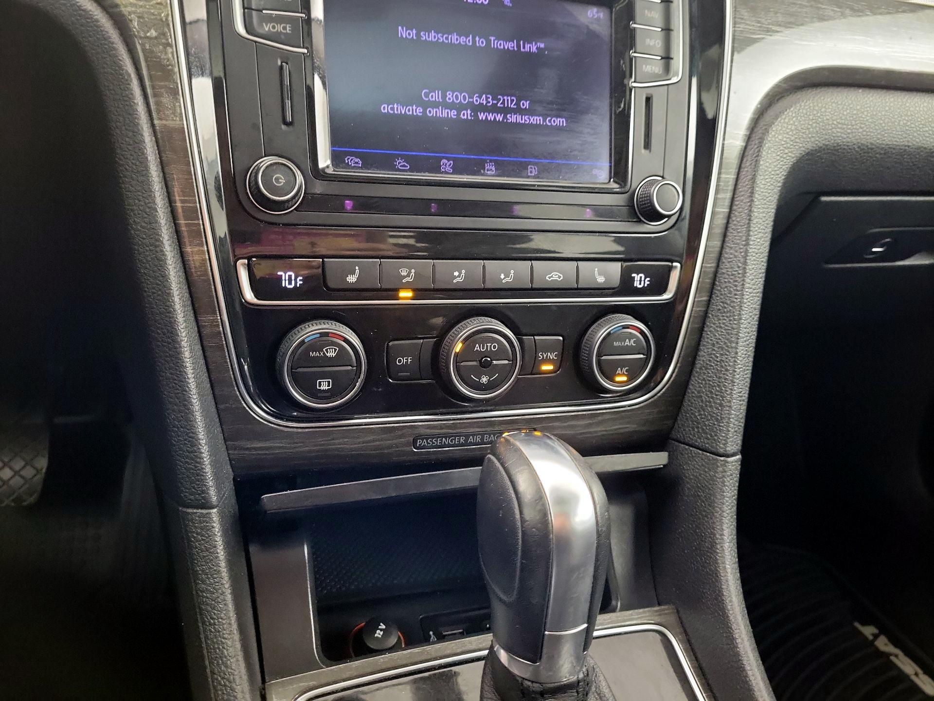 Thumbnail: 2016 Volkswagen Passat - 14