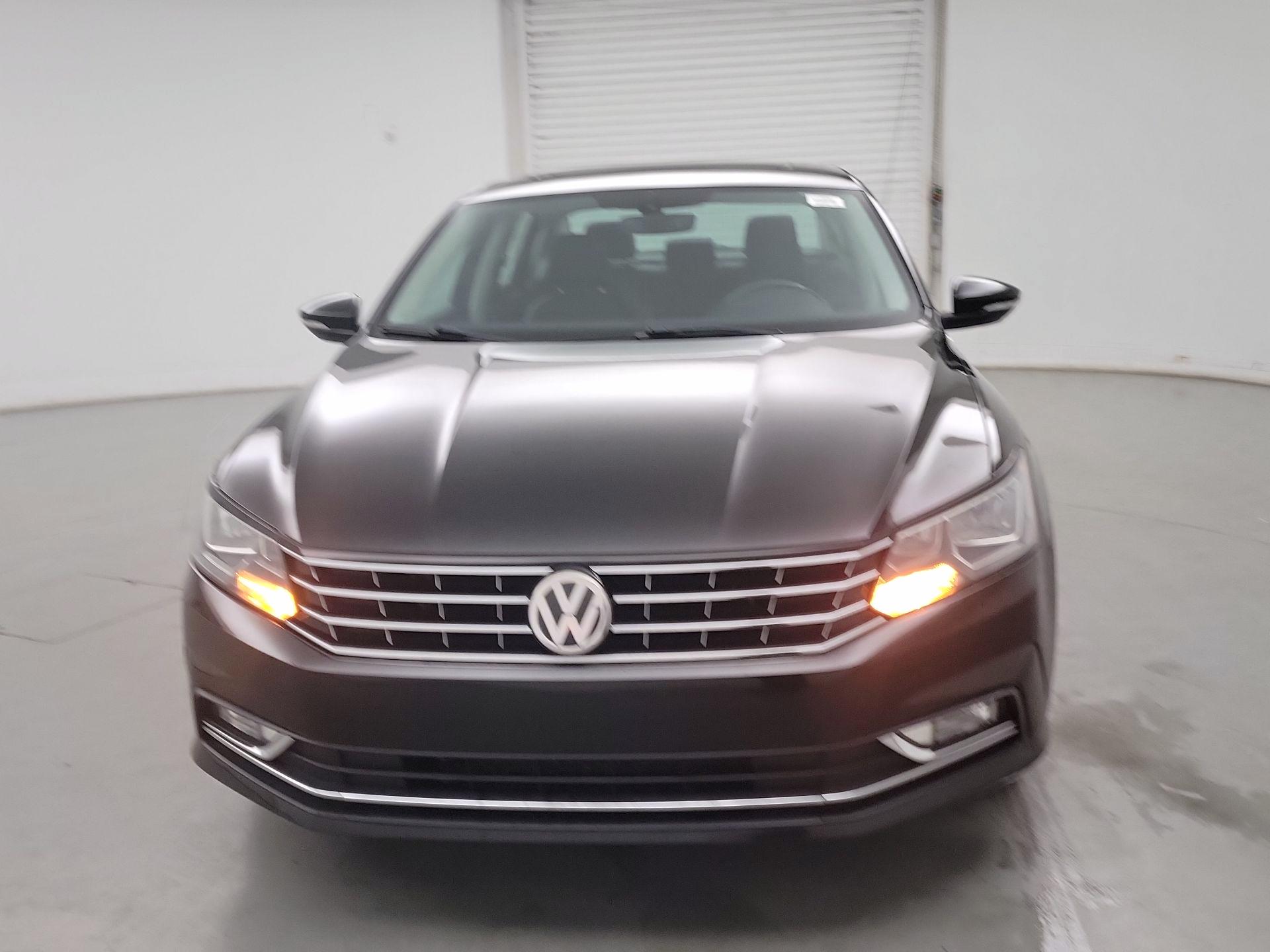 Thumbnail: 2016 Volkswagen Passat - 2