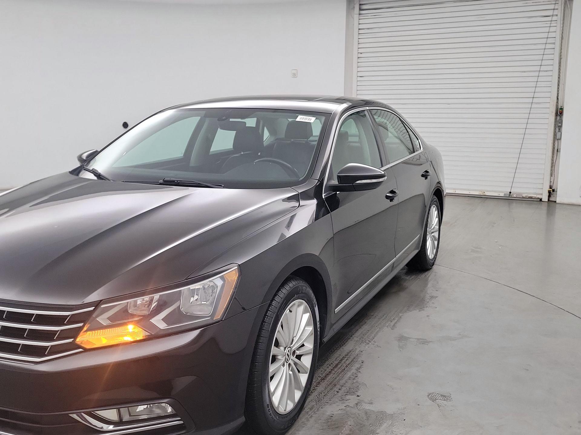 Thumbnail: 2016 Volkswagen Passat - 3