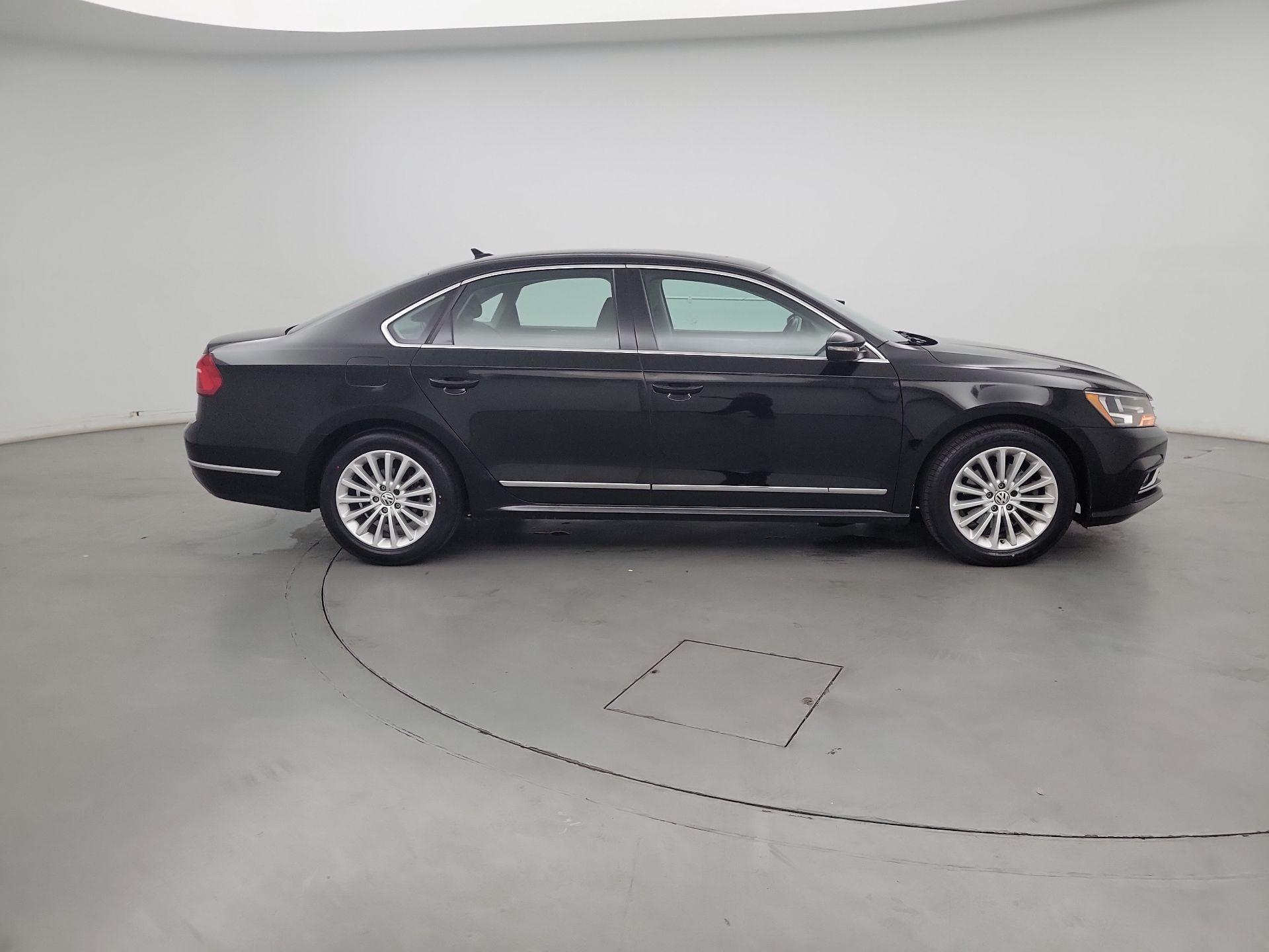 Thumbnail: 2016 Volkswagen Passat - 4