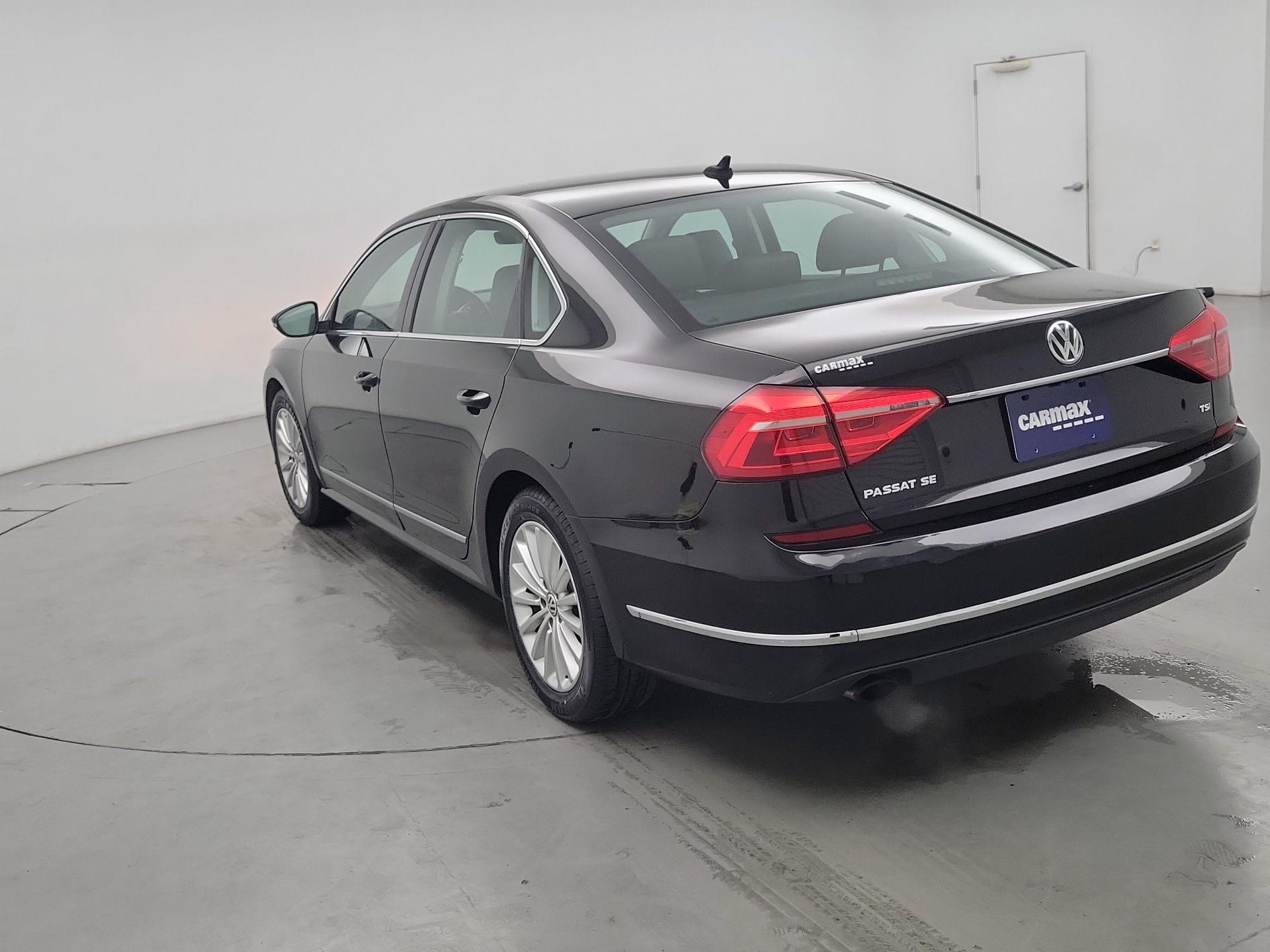 Thumbnail: 2016 Volkswagen Passat - 7