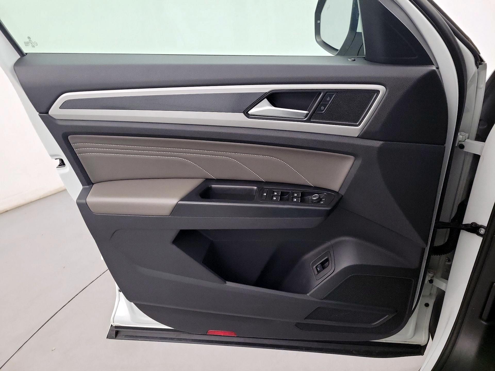 Thumbnail: 2021 Volkswagen Atlas - 10