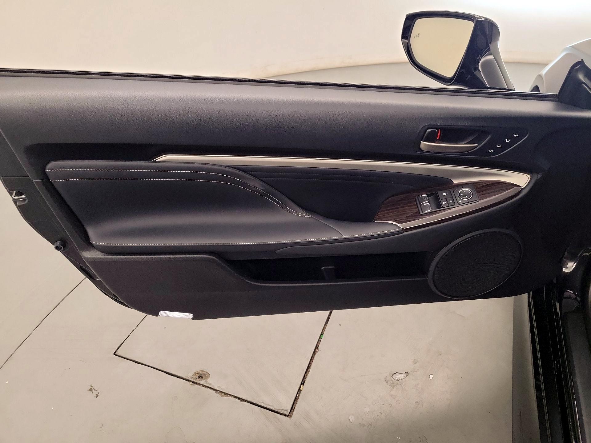 Thumbnail: 2019 Lexus RC - 10