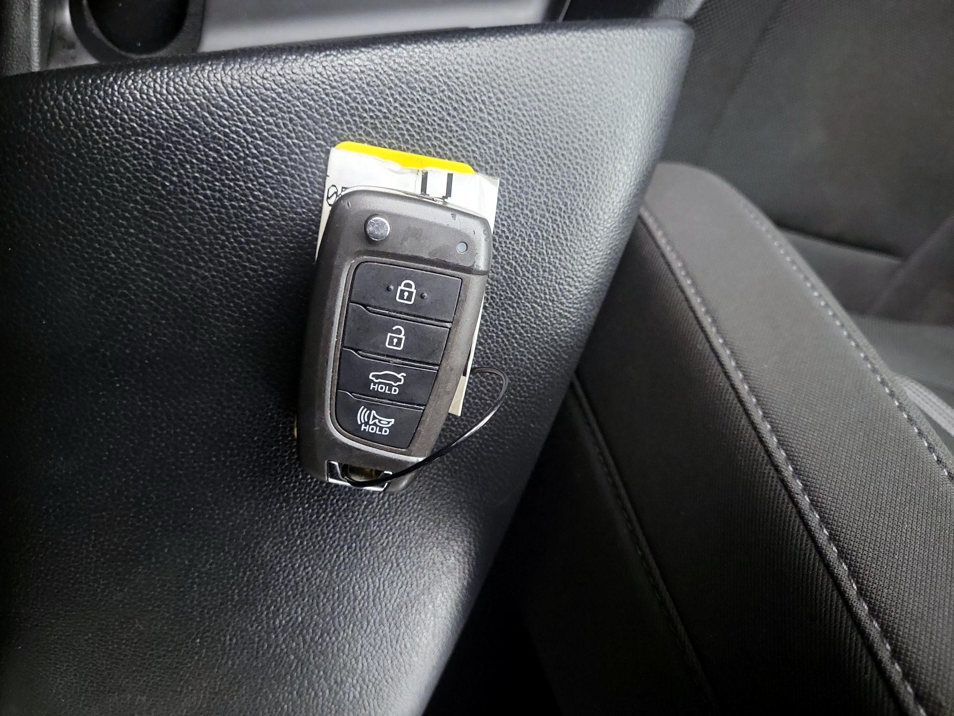 Thumbnail: 2021 Hyundai Elantra - 20