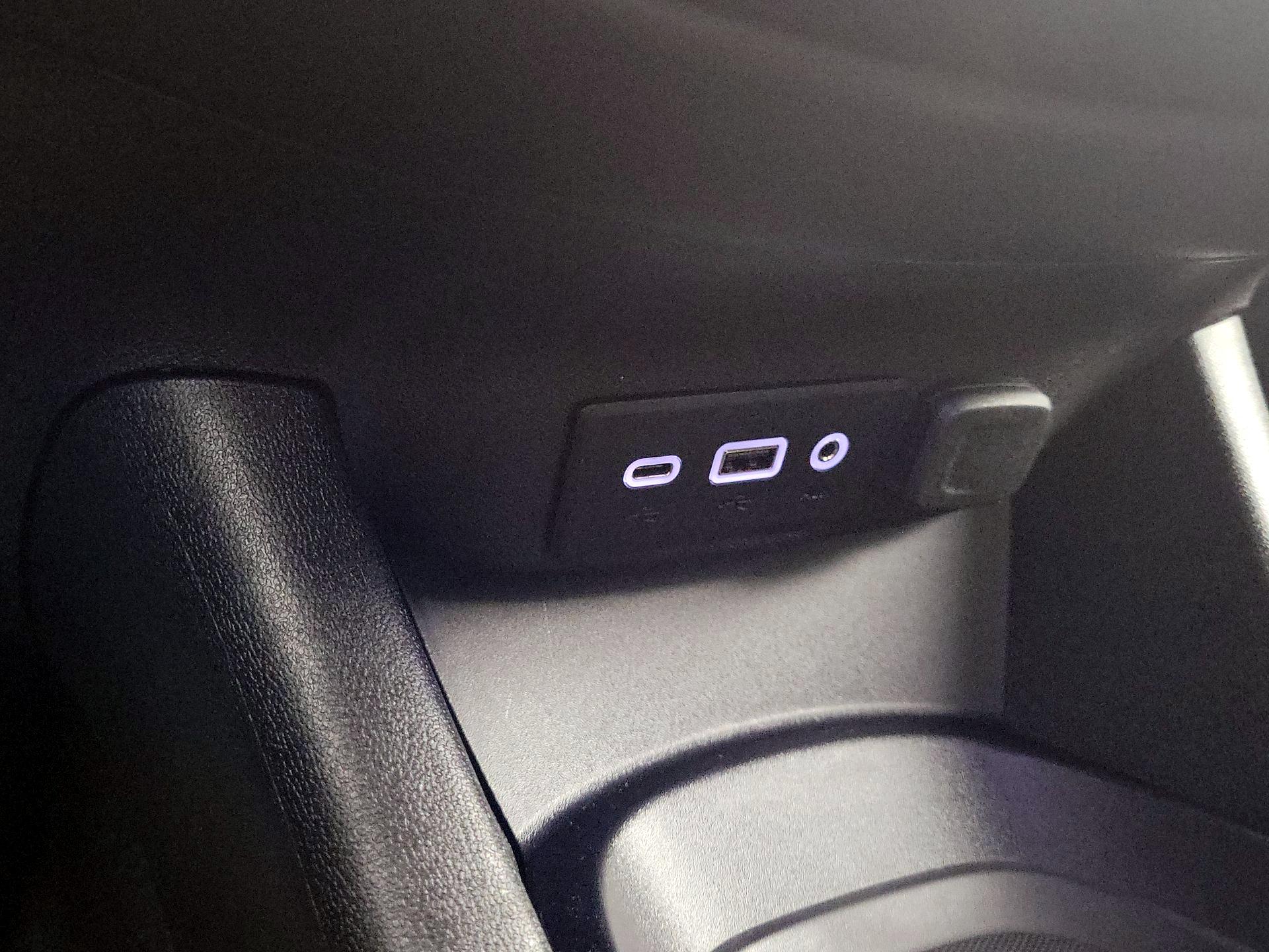 Thumbnail: 2020 Chevrolet Malibu - 16