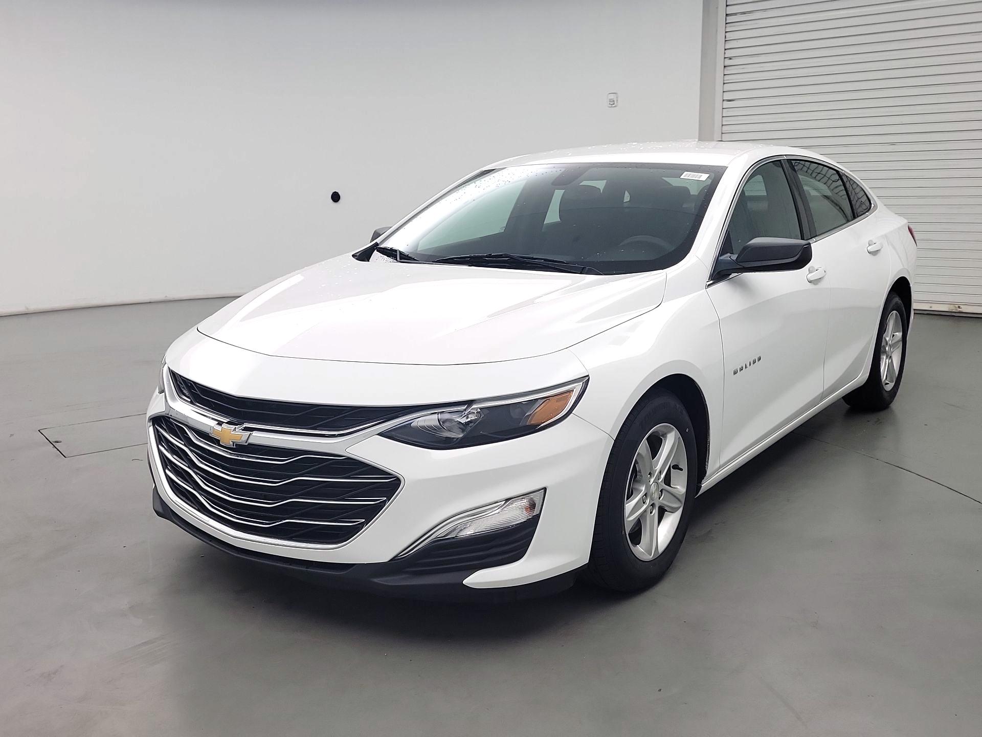 Thumbnail: 2020 Chevrolet Malibu - 3