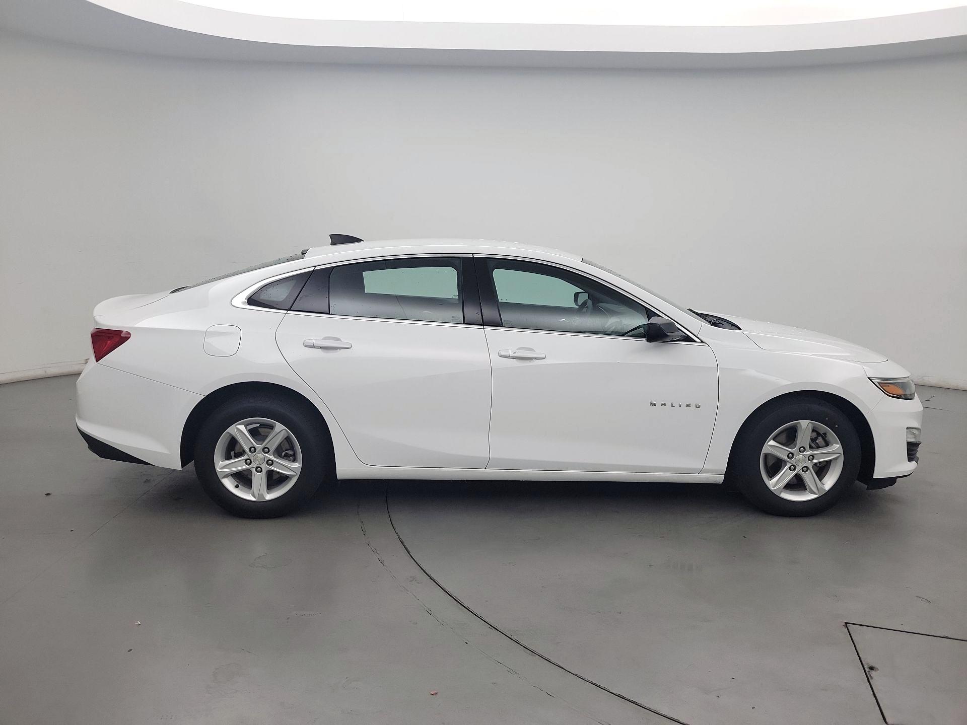 Thumbnail: 2020 Chevrolet Malibu - 4