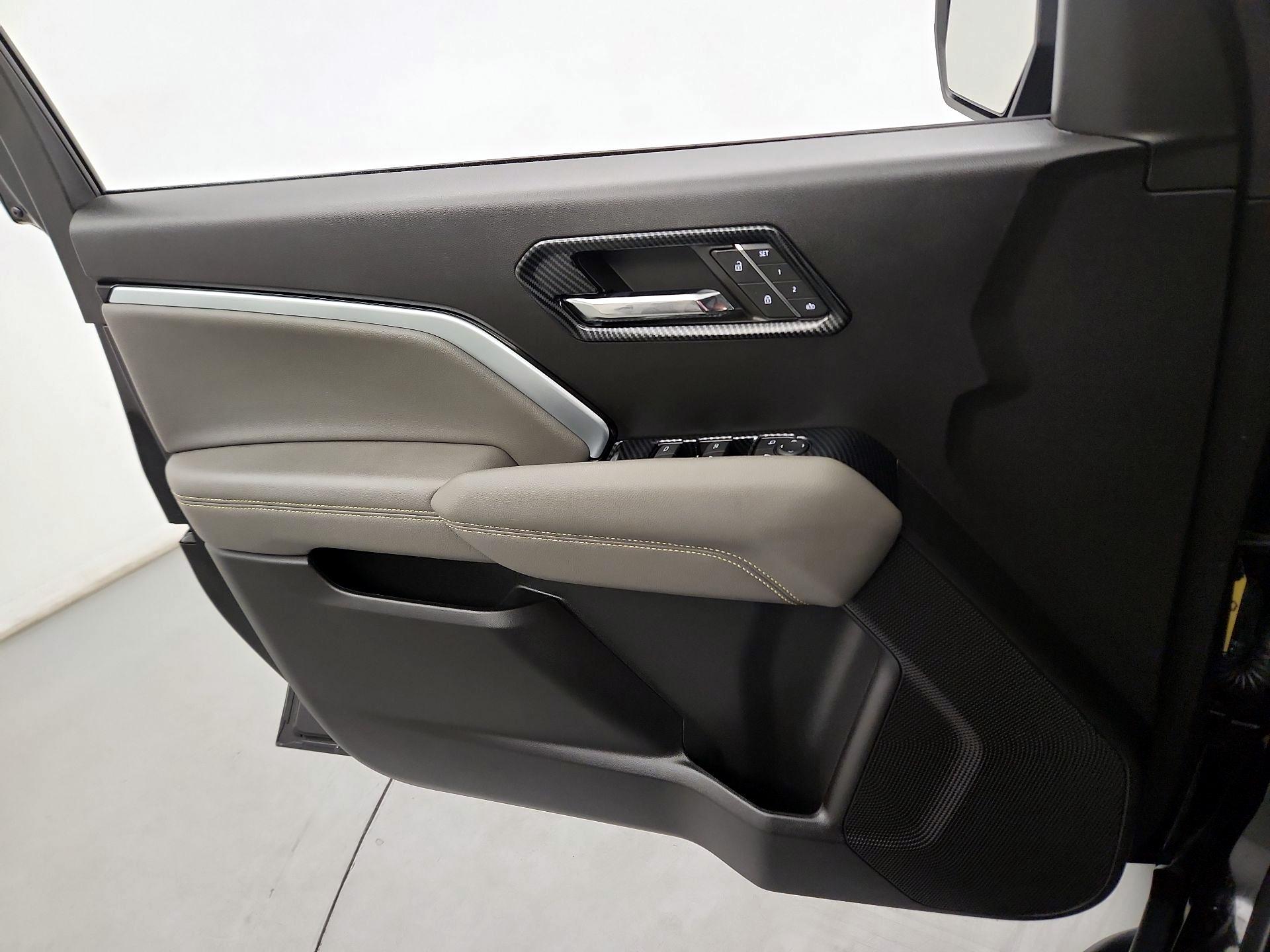 Thumbnail: 2024 Chevrolet Colorado - 10