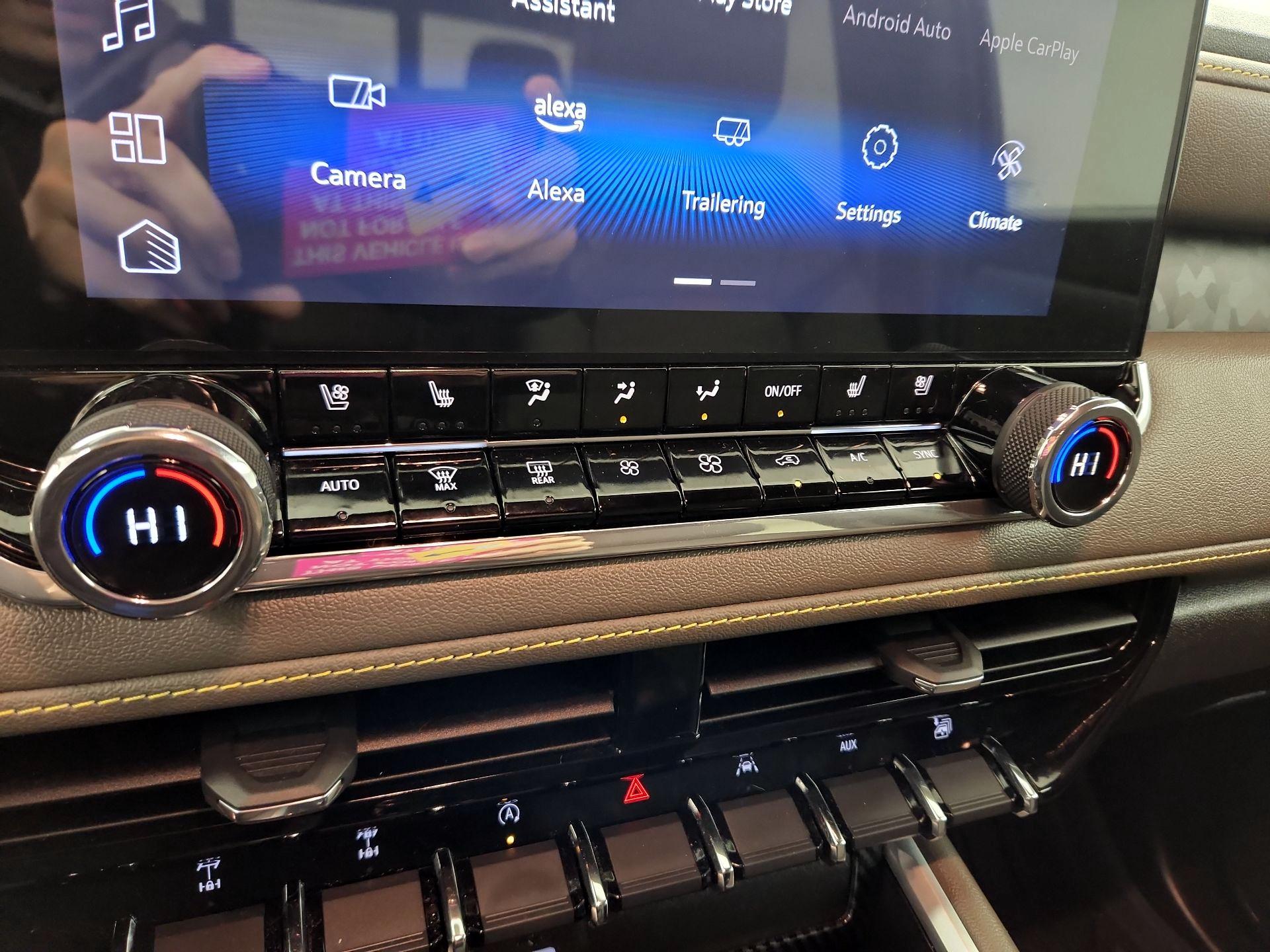 Thumbnail: 2024 Chevrolet Colorado - 15